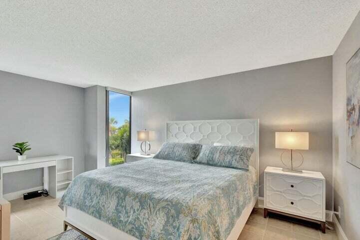 5550 N Ocean Drive 2b Property Photo 17