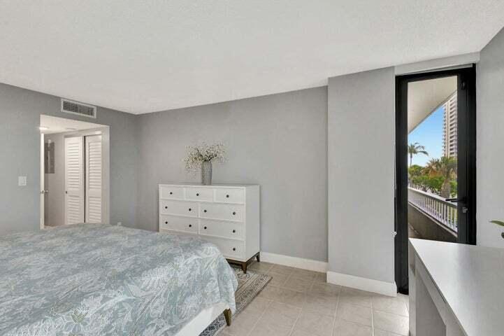 5550 N Ocean Drive 2b Property Photo 18
