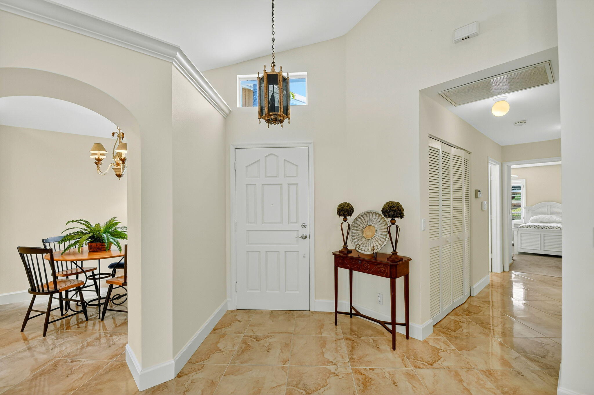 9333 Heathridge Drive Property Photo 6