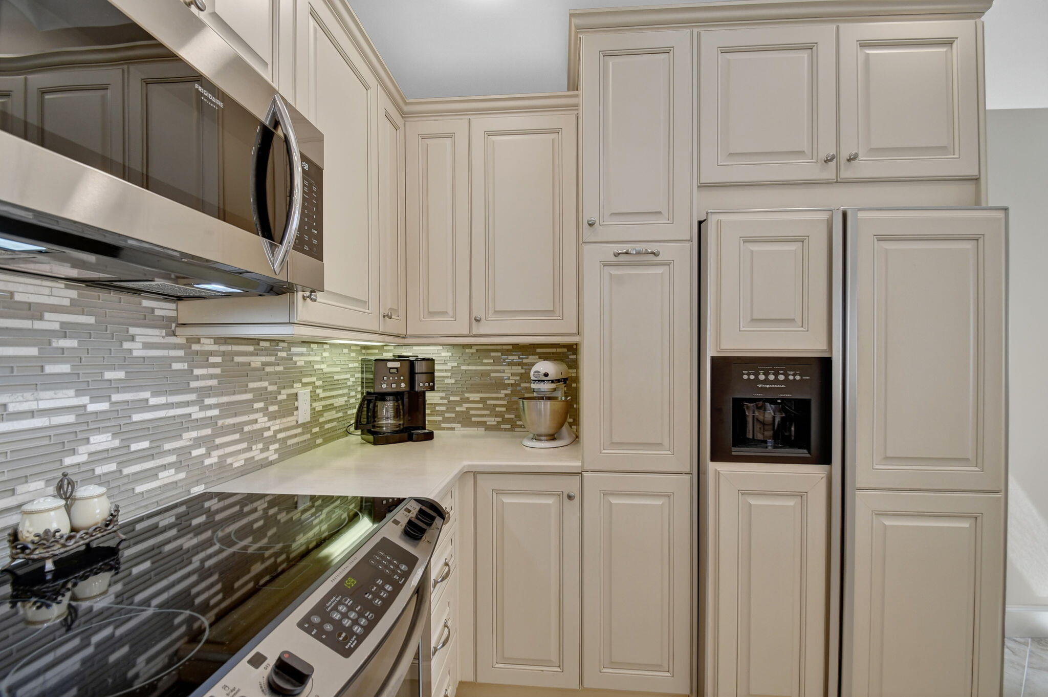 9333 Heathridge Drive Property Photo 18