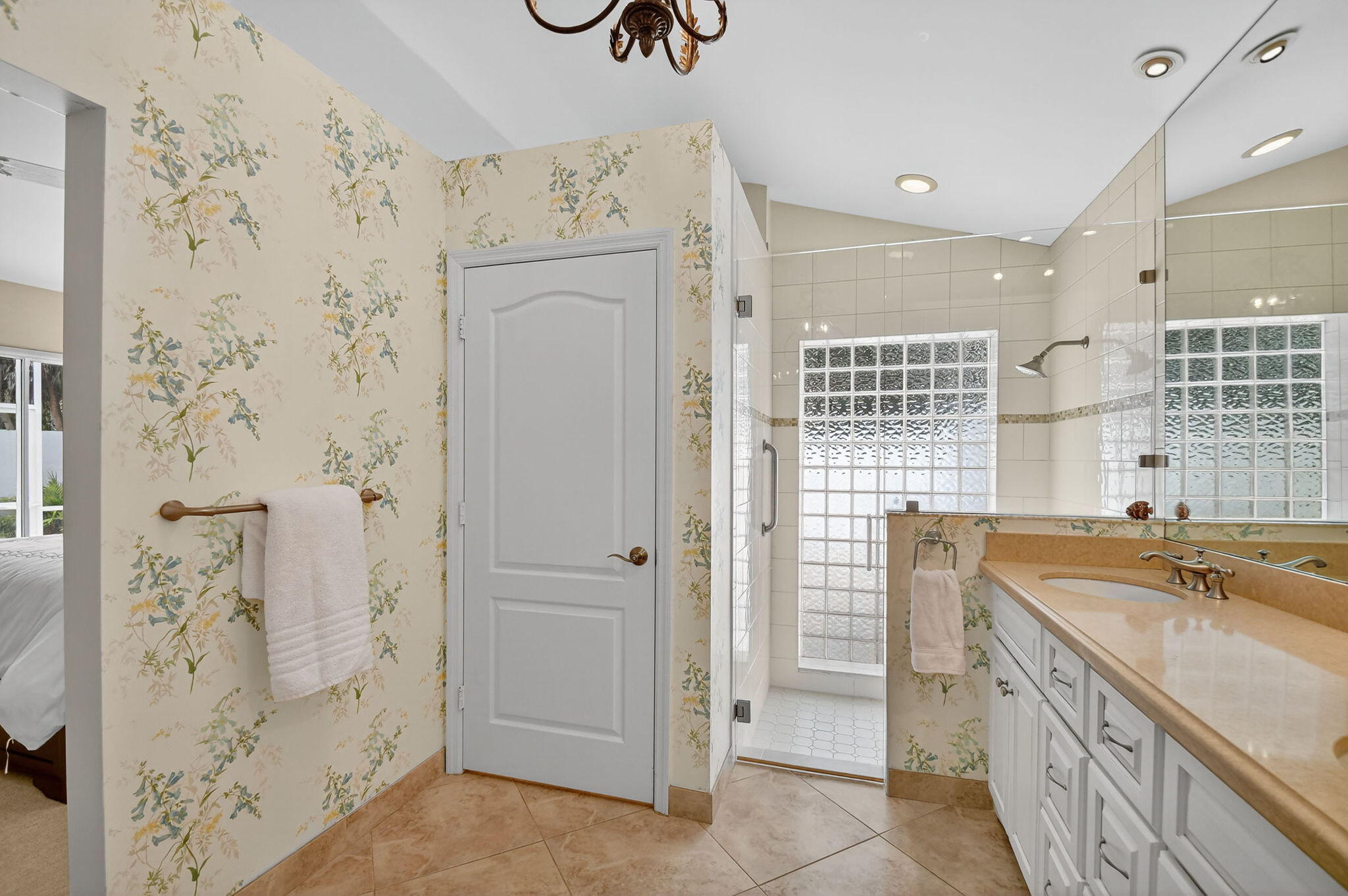 9333 Heathridge Drive Property Photo 24