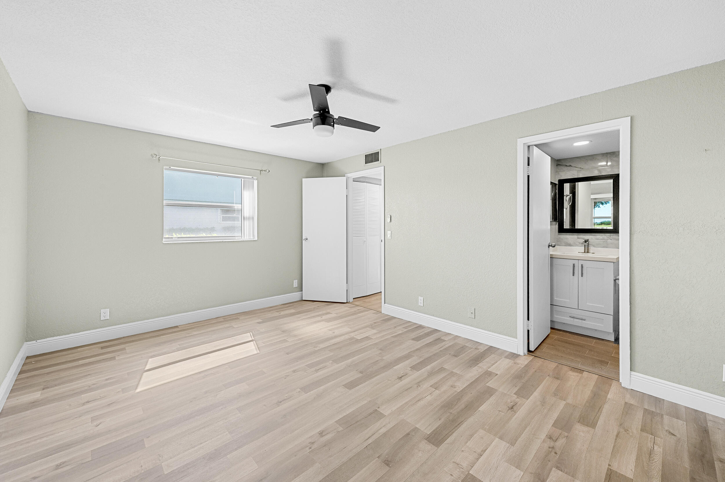 106 Tuscany B Property Photo 27