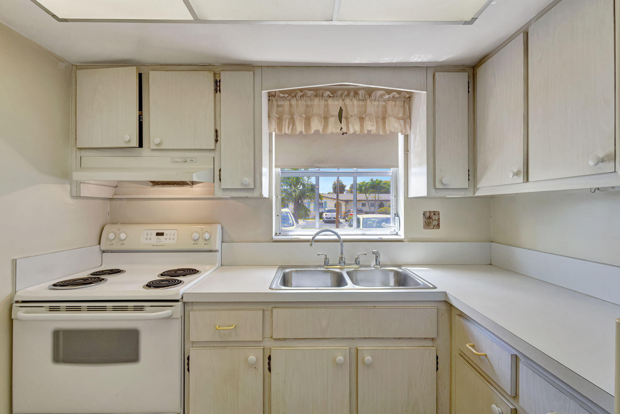 2966 Ashley Dr Drive E I Property Photo 10