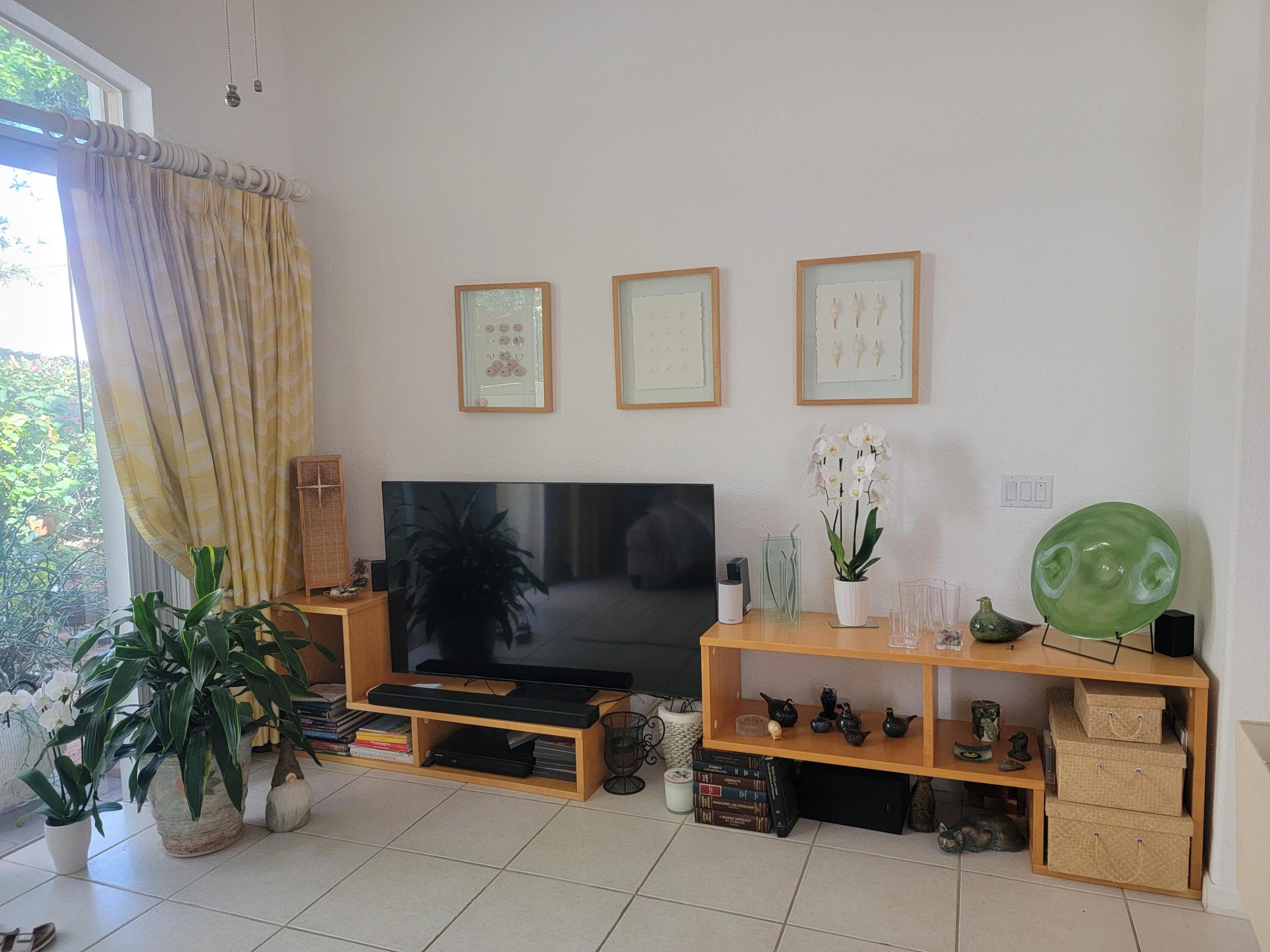 6585 Lurais Drive Property Photo 15