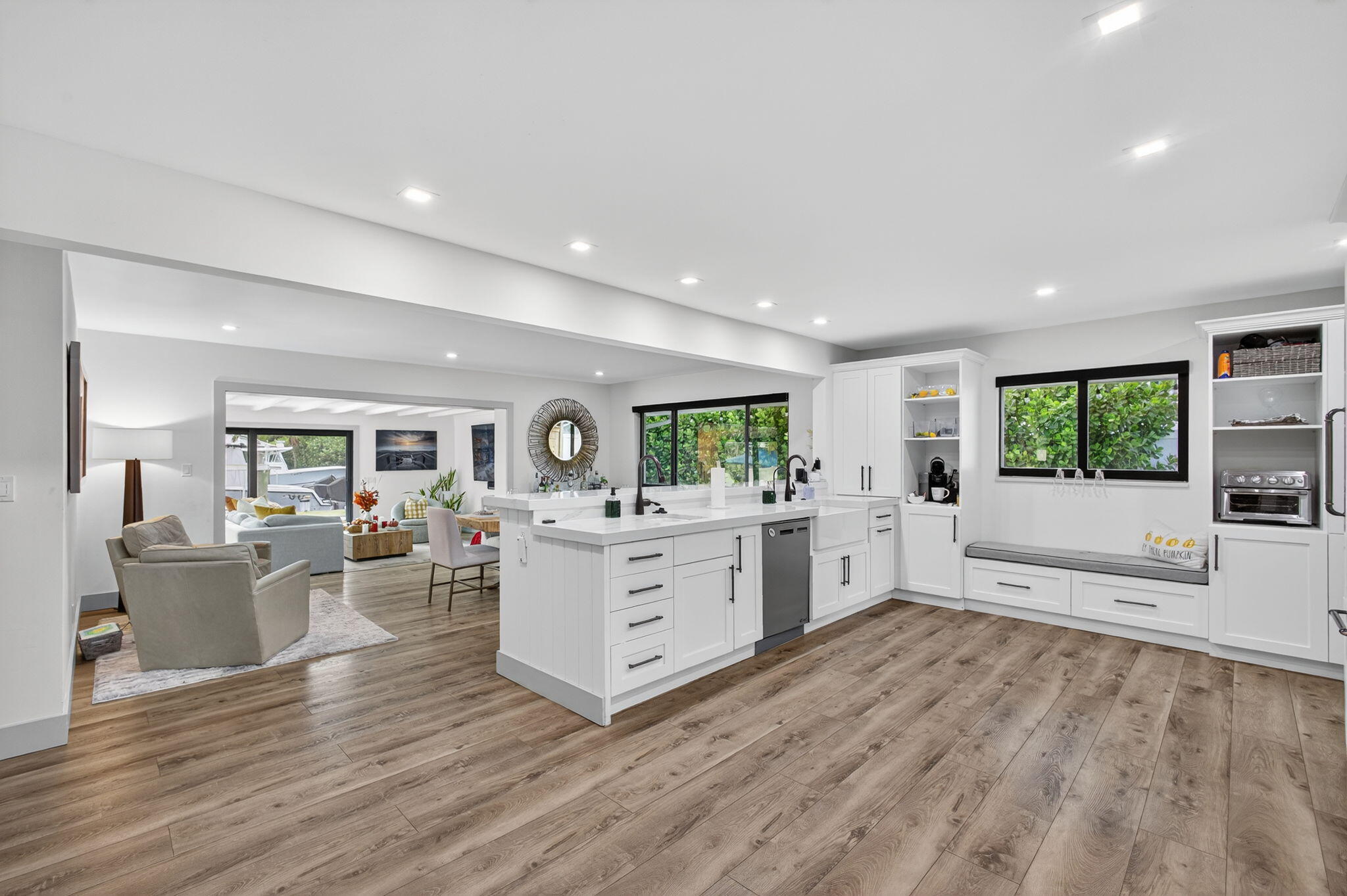 12 Leeward Circle Property Photo 10
