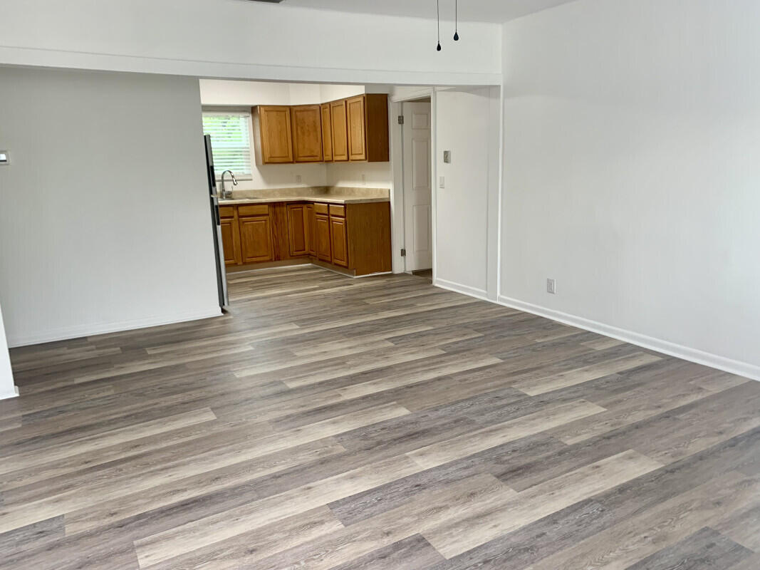 708 S Broadway Property Photo 4