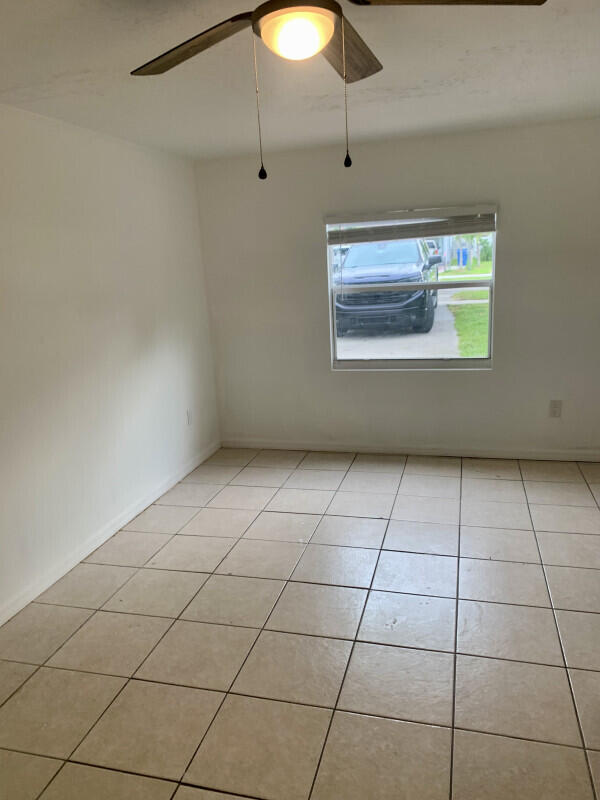 708 S Broadway Property Photo 6
