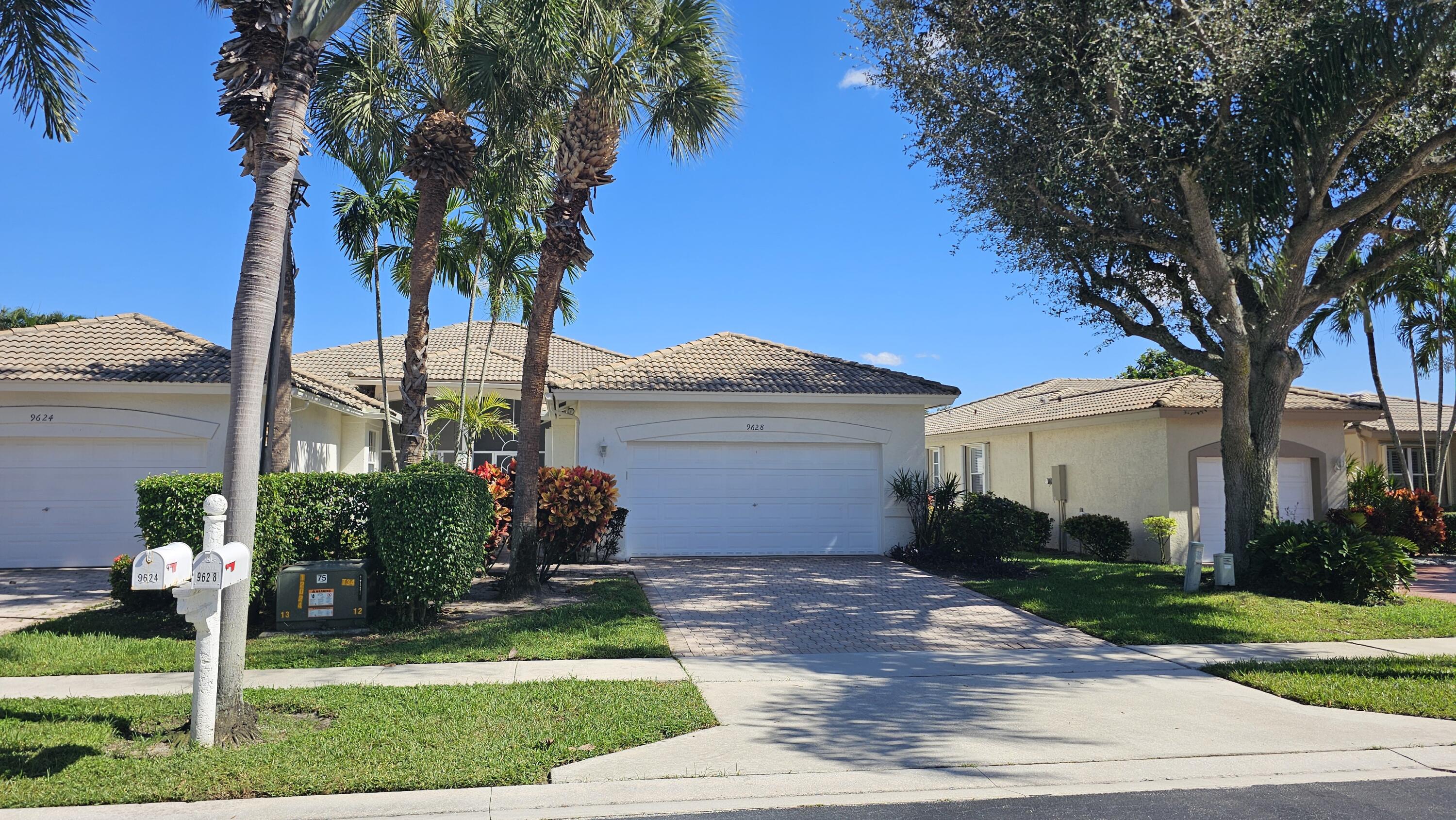 9628 Crescent View Drive N Property Photo 2