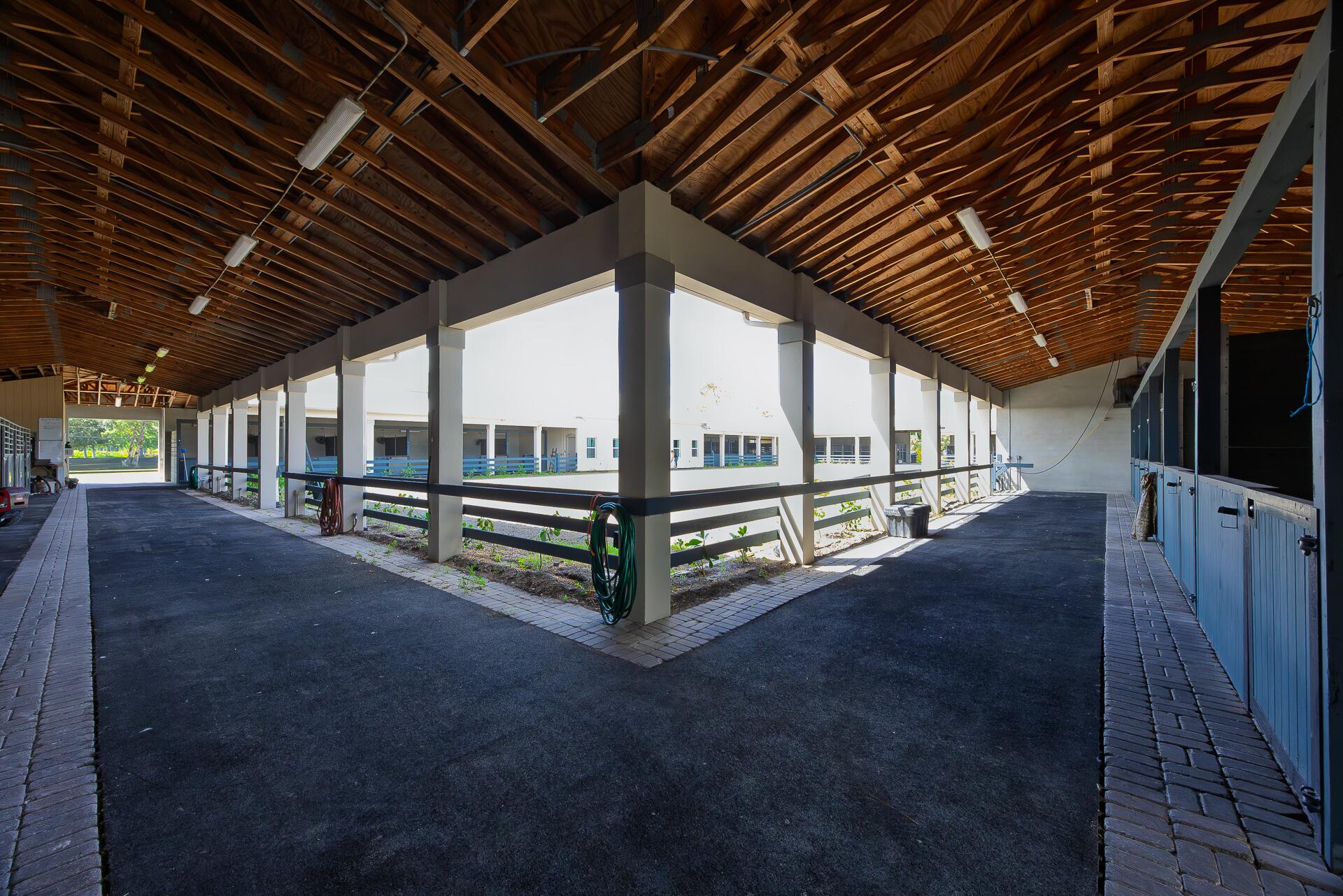 10601 Tamis Trail (stalls) Property Photo 11