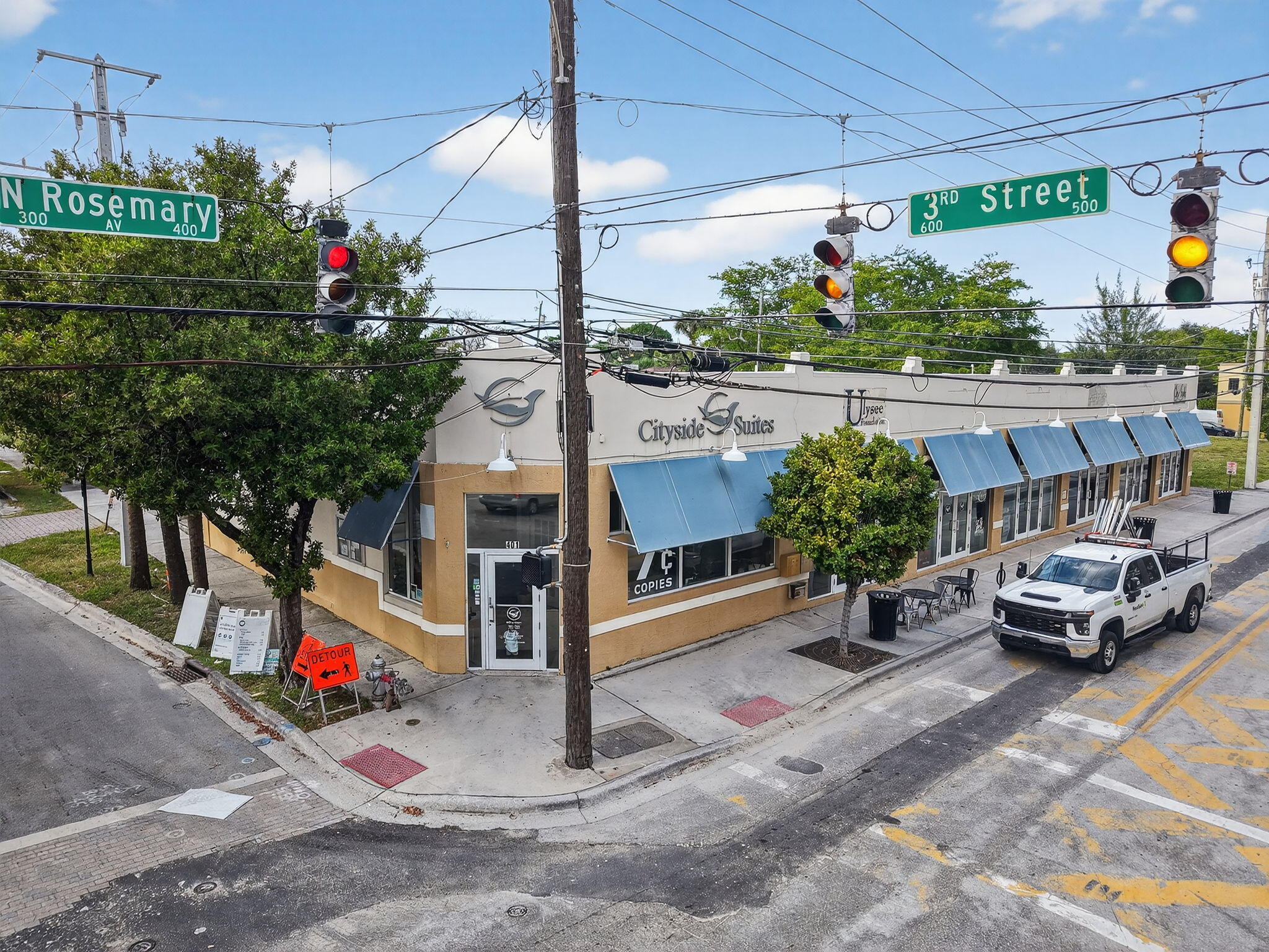401 N Rosemary Avenue Property Photo 1