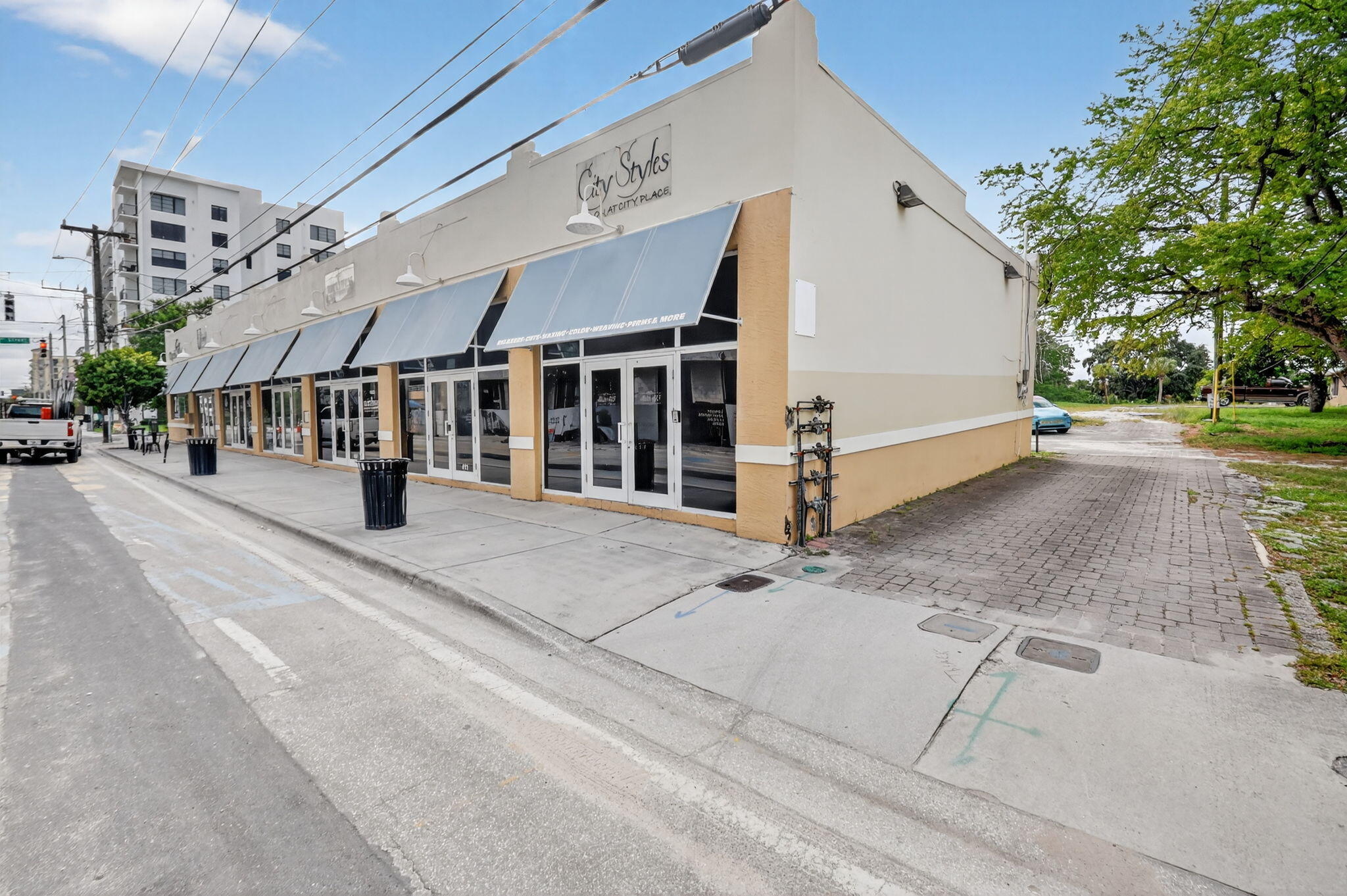 401 N Rosemary Avenue Property Photo 3