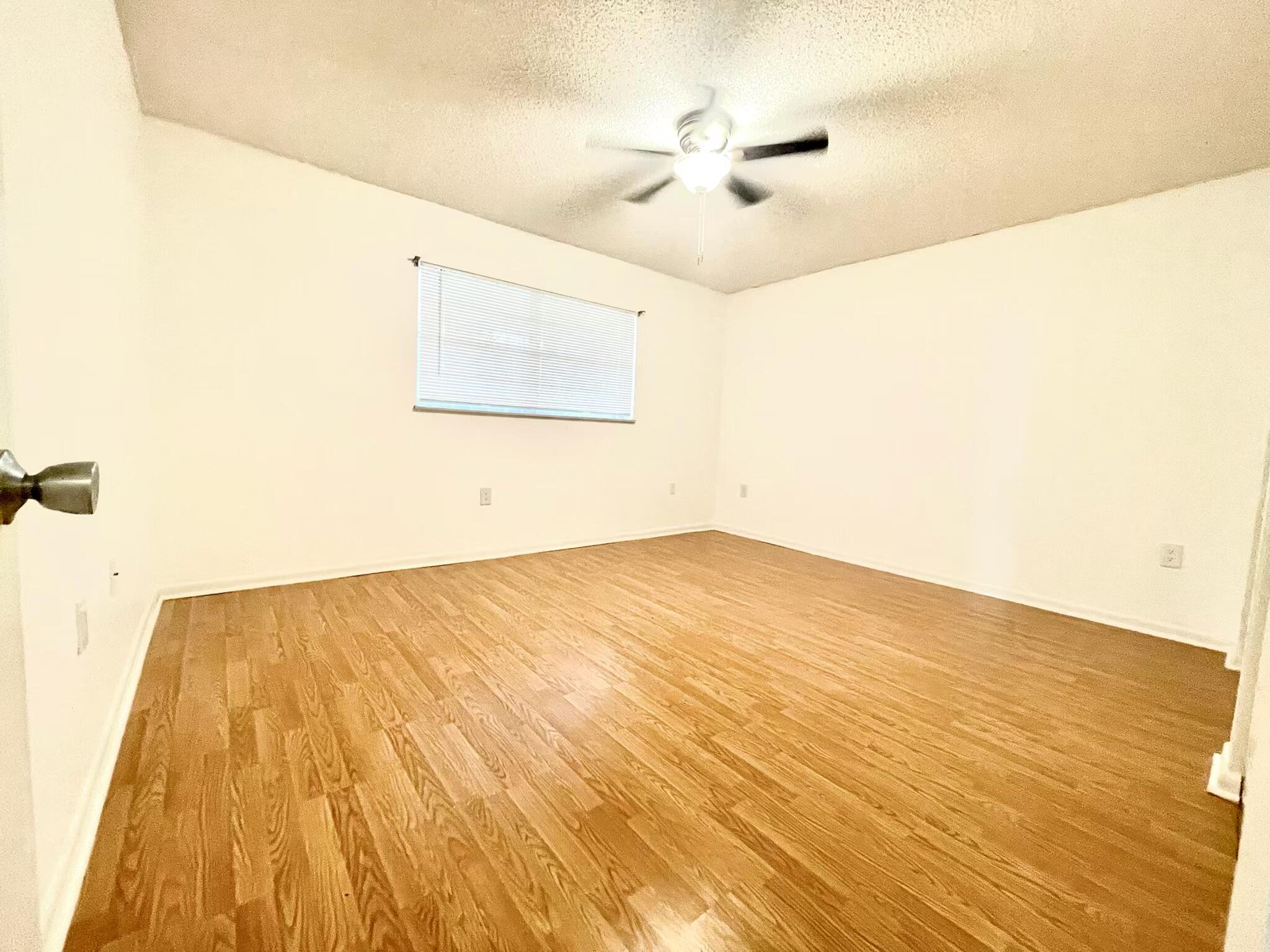 2302 Sunrise Boulevard 202 Property Photo 7