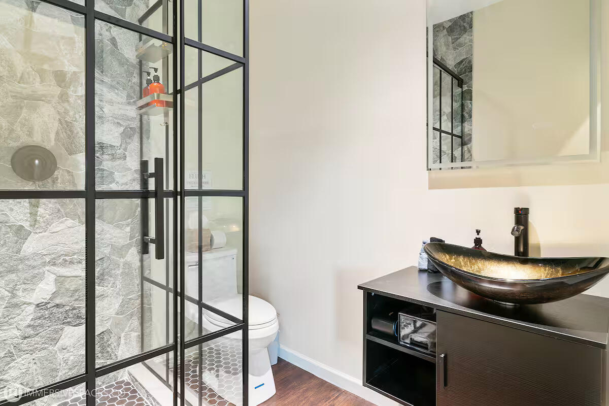 828 35th Street Property Photo 15