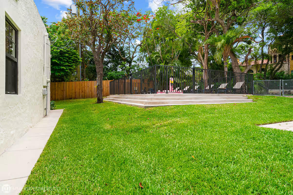 828 35th Street Property Photo 32