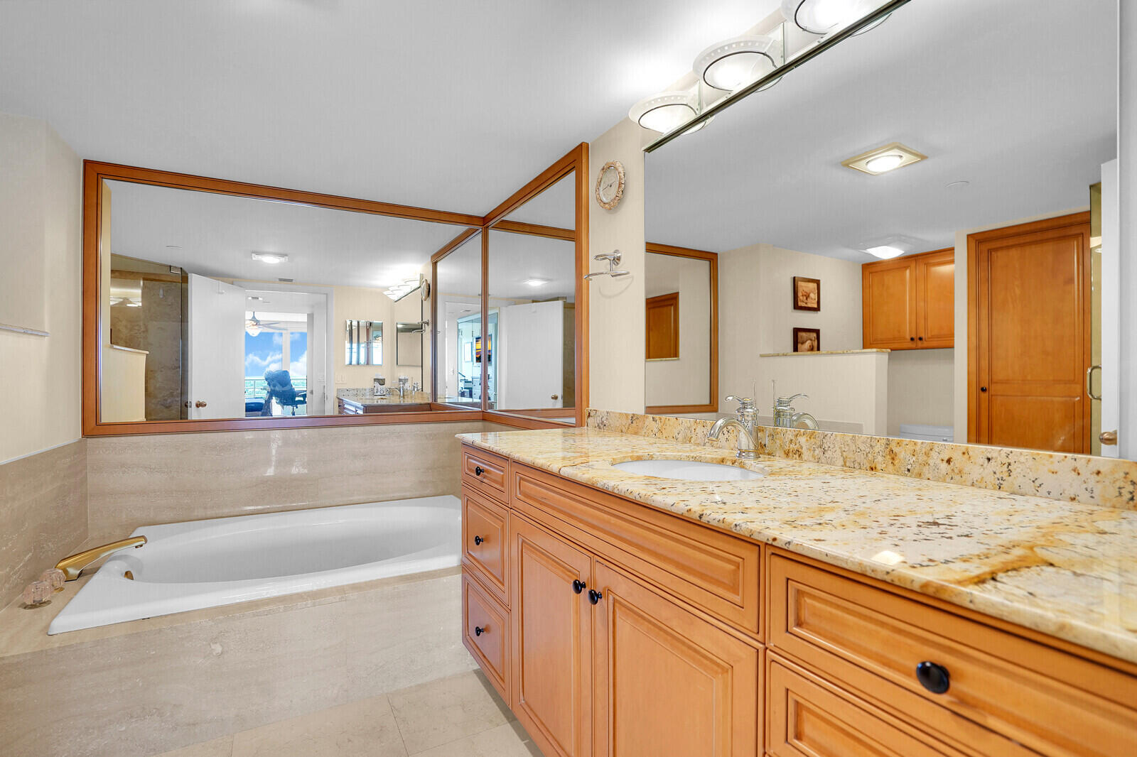 4101 N Ocean Boulevard 1604 Property Photo 29