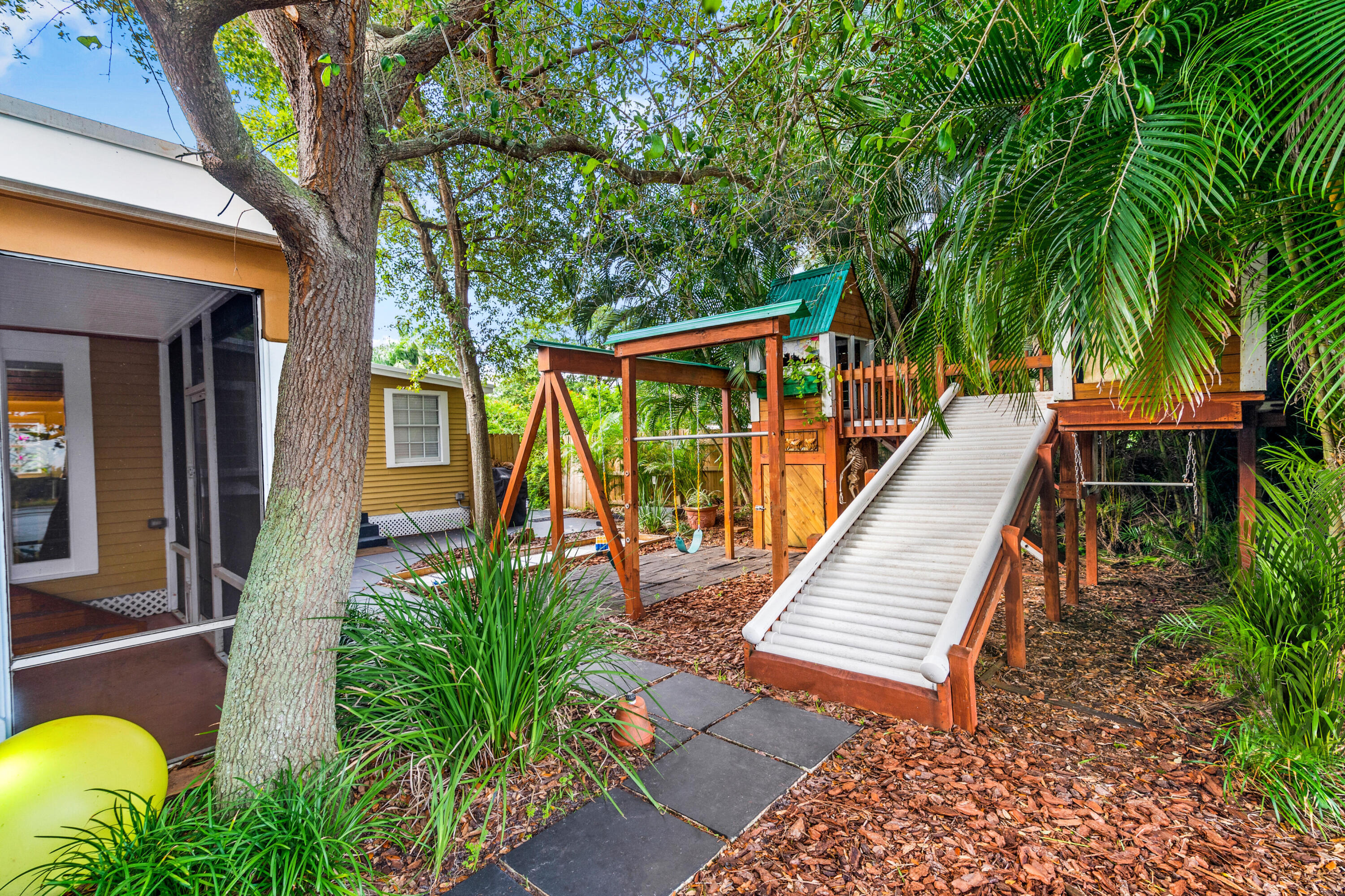 303 Lang Road Property Photo 6