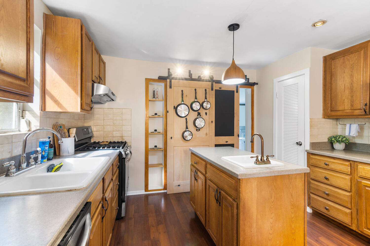 303 Lang Road Property Photo 14