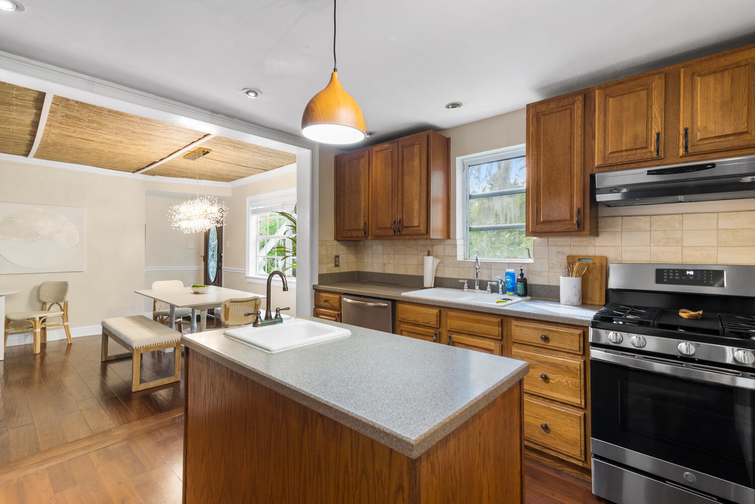 303 Lang Road Property Photo 15