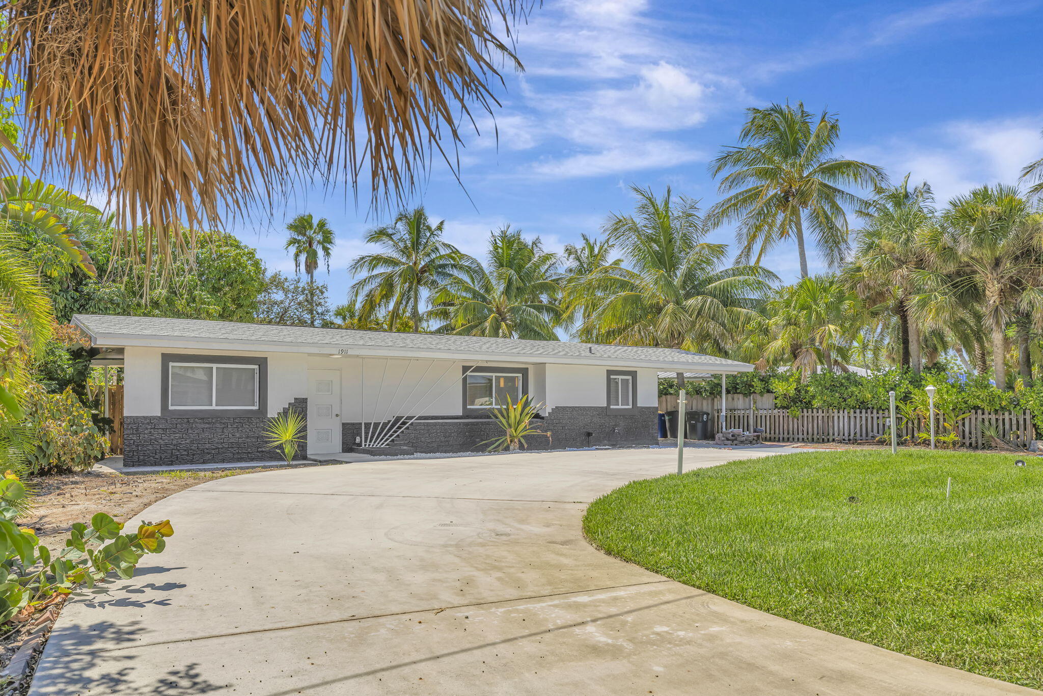 1911 Cypress Avenue Property Photo 2