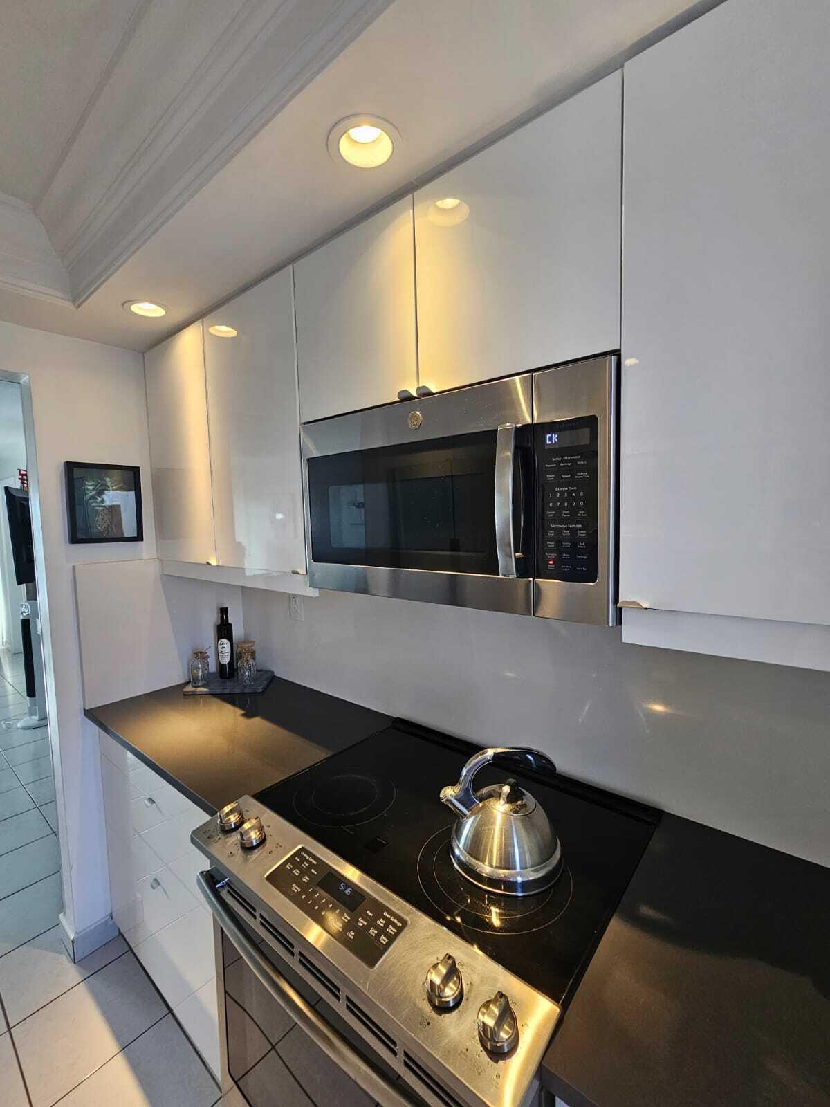 505 N Riverside Drive 12a Property Photo 8