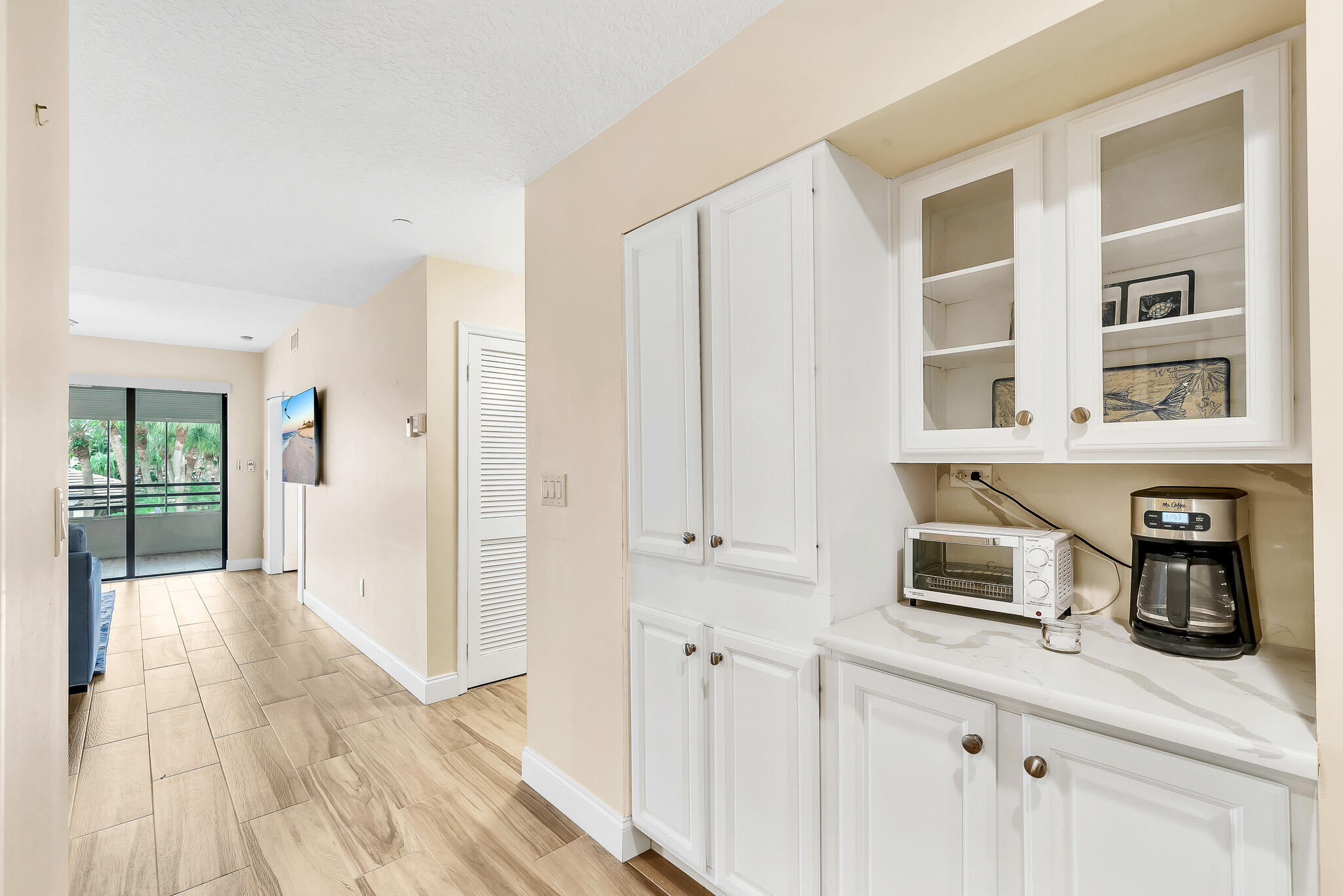 827 Oak Harbour Drive Property Photo 14