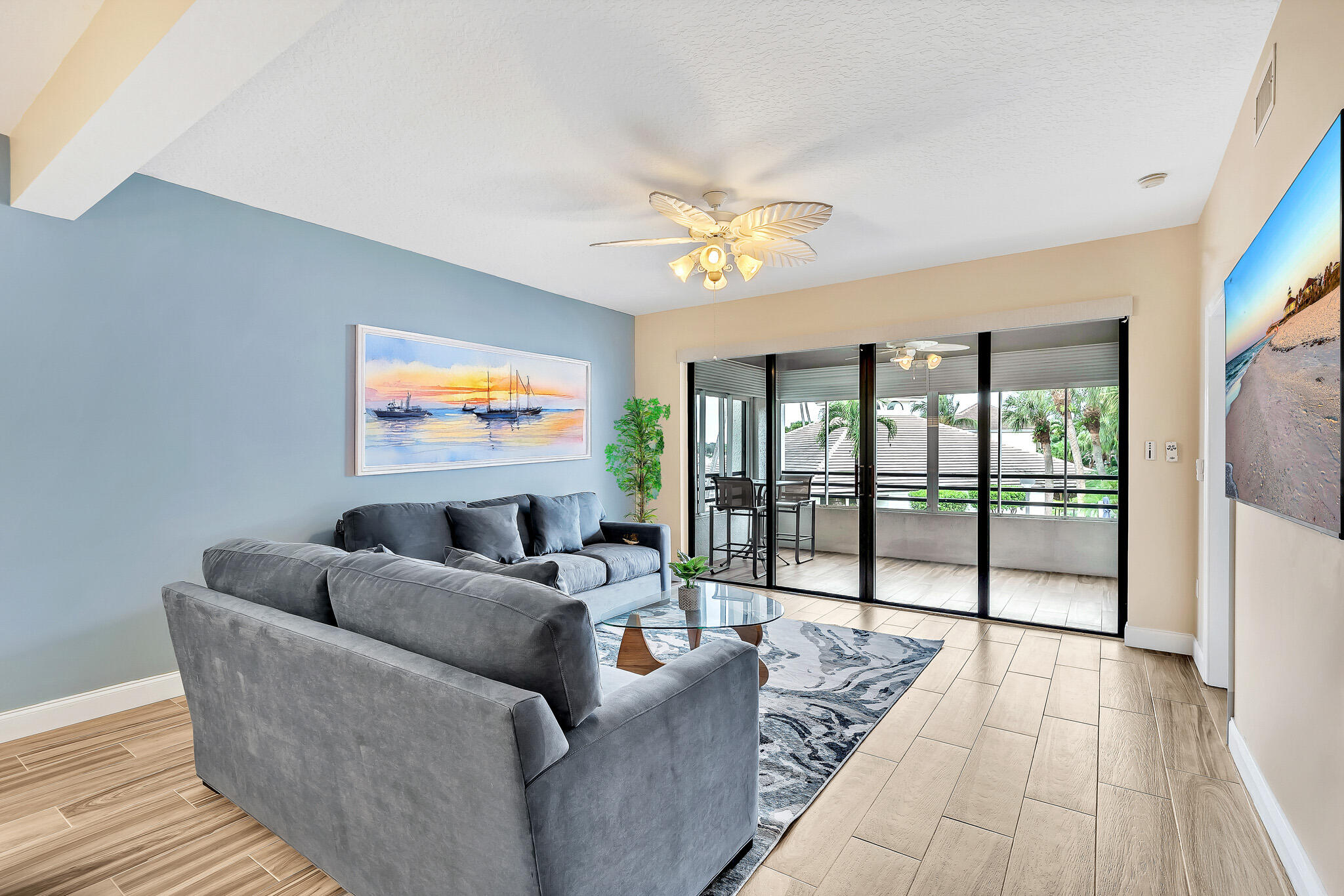 827 Oak Harbour Drive Property Photo 16
