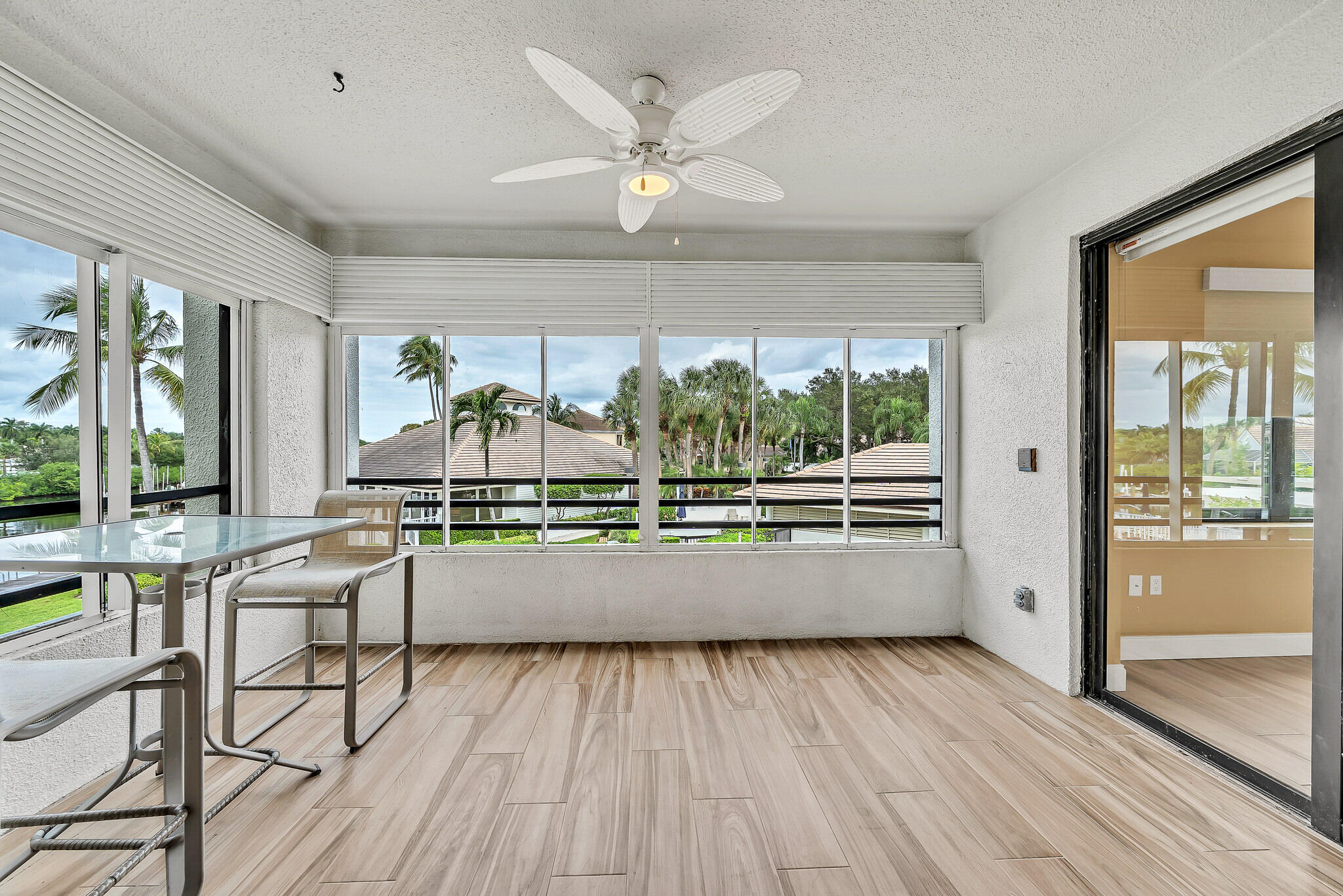 827 Oak Harbour Drive Property Photo 18