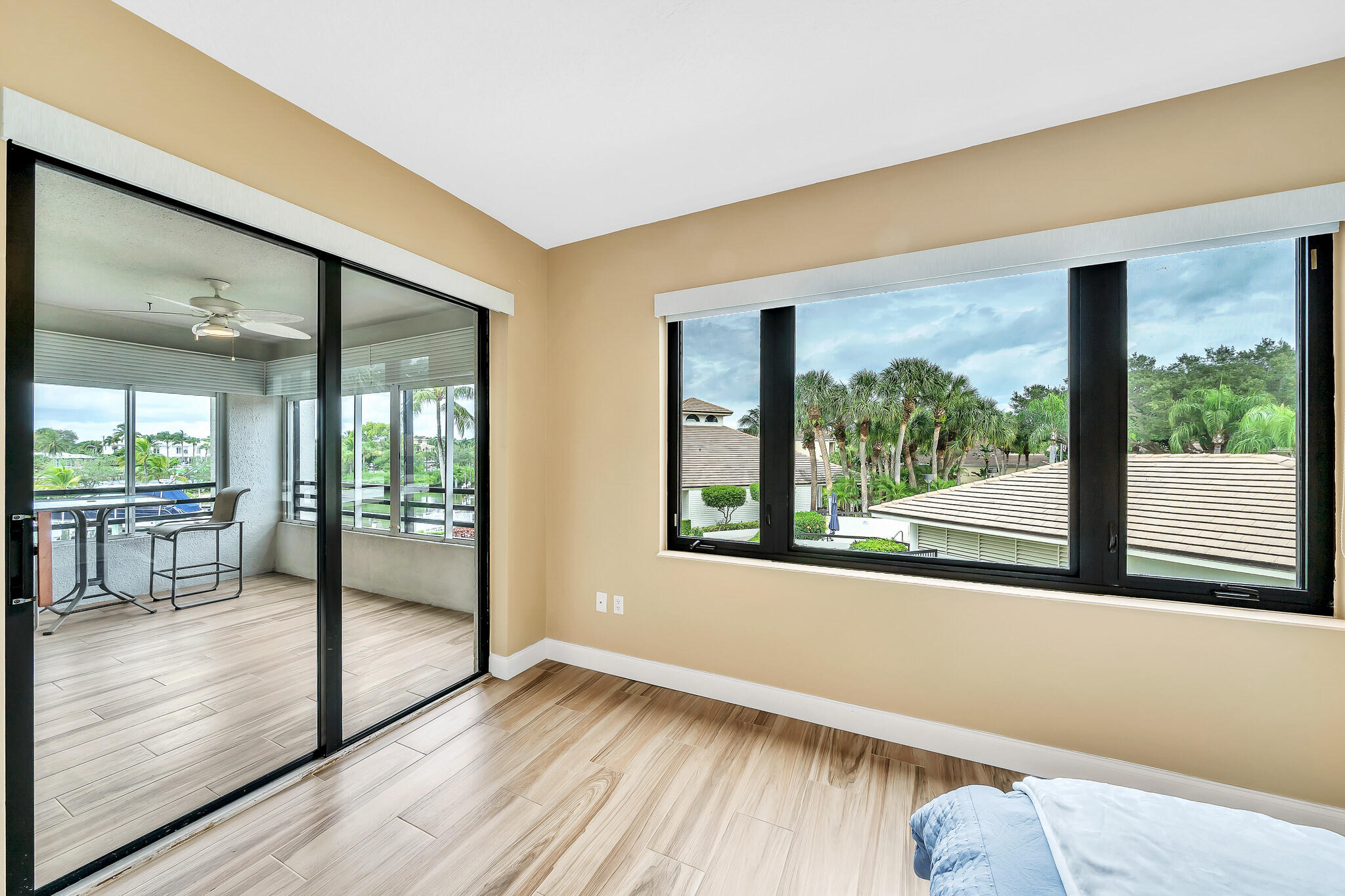 827 Oak Harbour Drive Property Photo 26