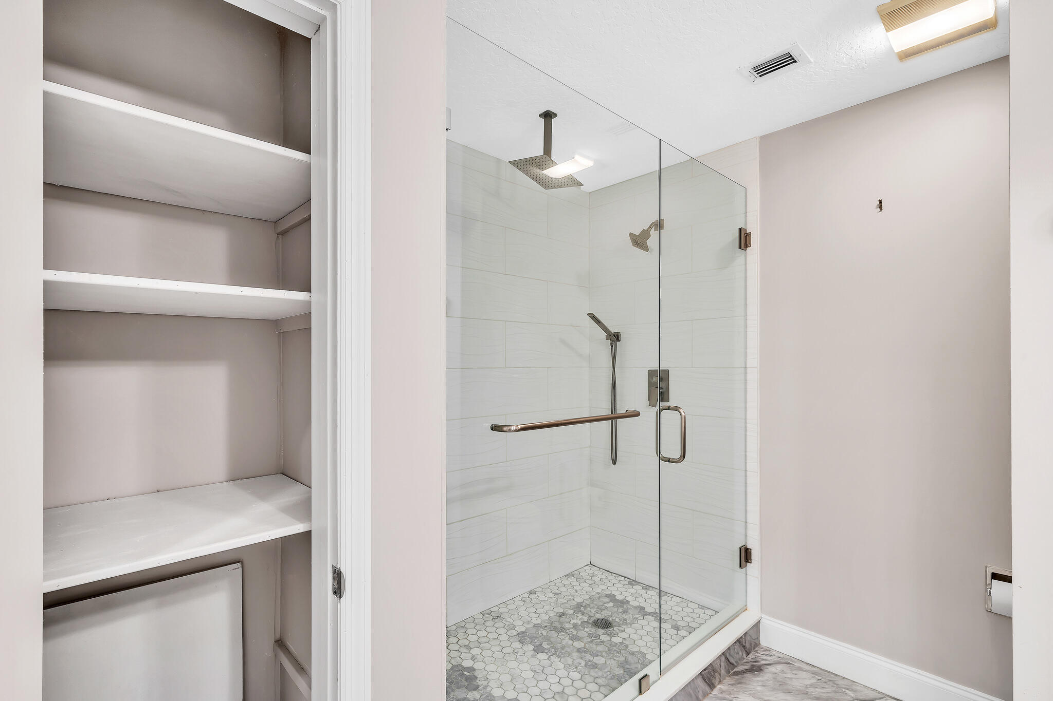 827 Oak Harbour Drive Property Photo 32