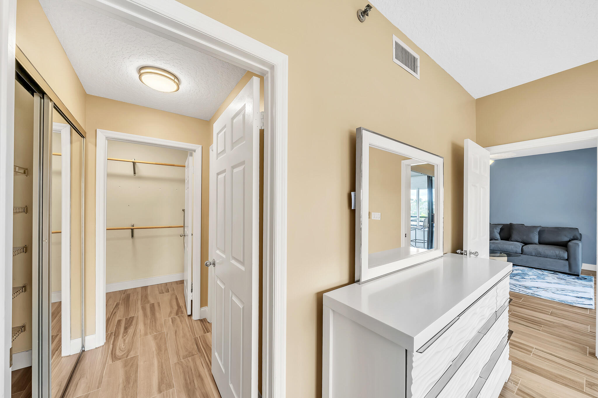 827 Oak Harbour Drive Property Photo 37