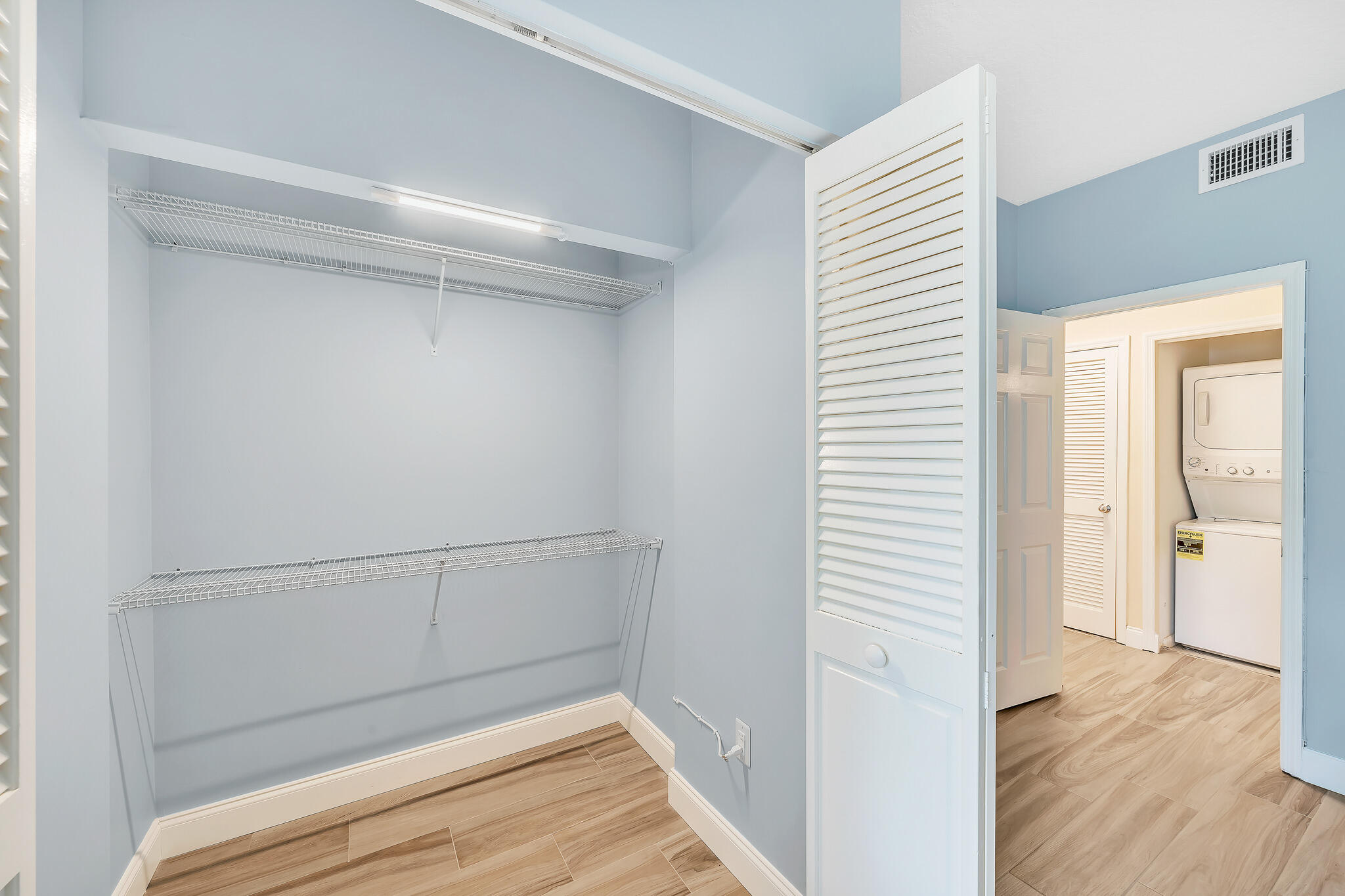 827 Oak Harbour Drive Property Photo 45