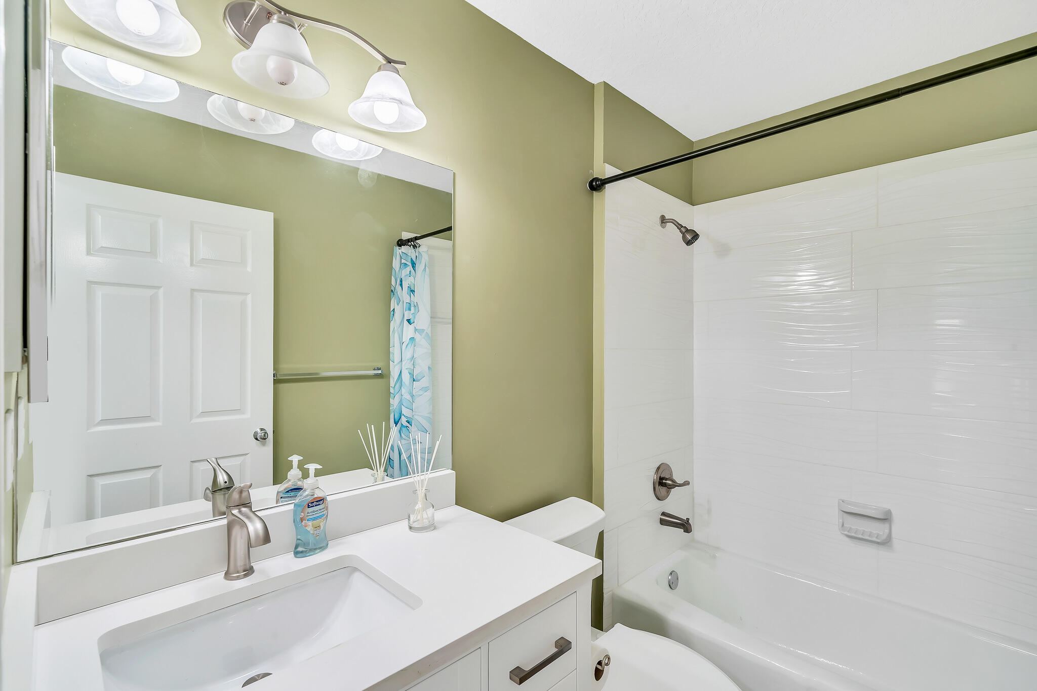827 Oak Harbour Drive Property Photo 48