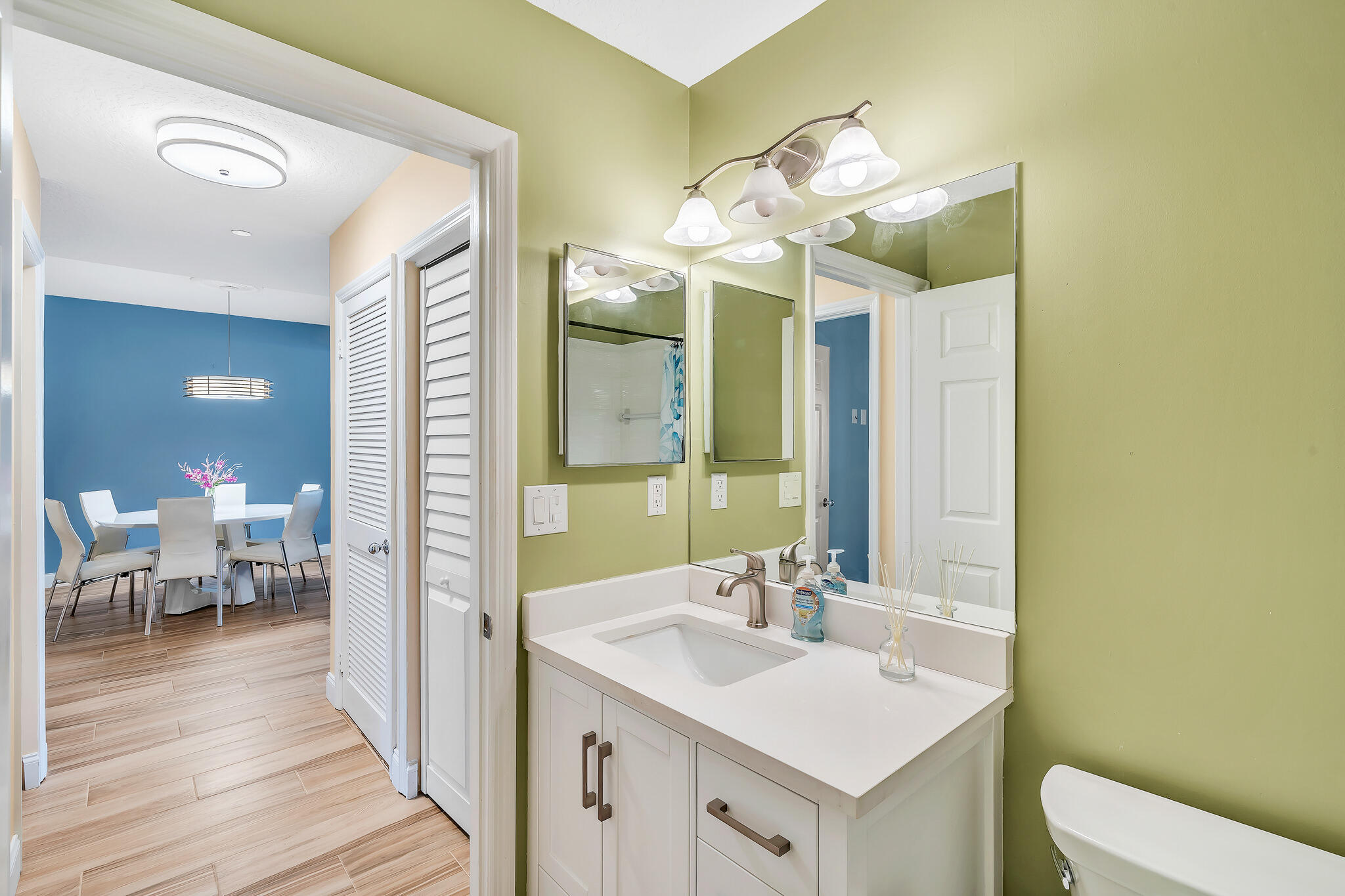 827 Oak Harbour Drive Property Photo 49