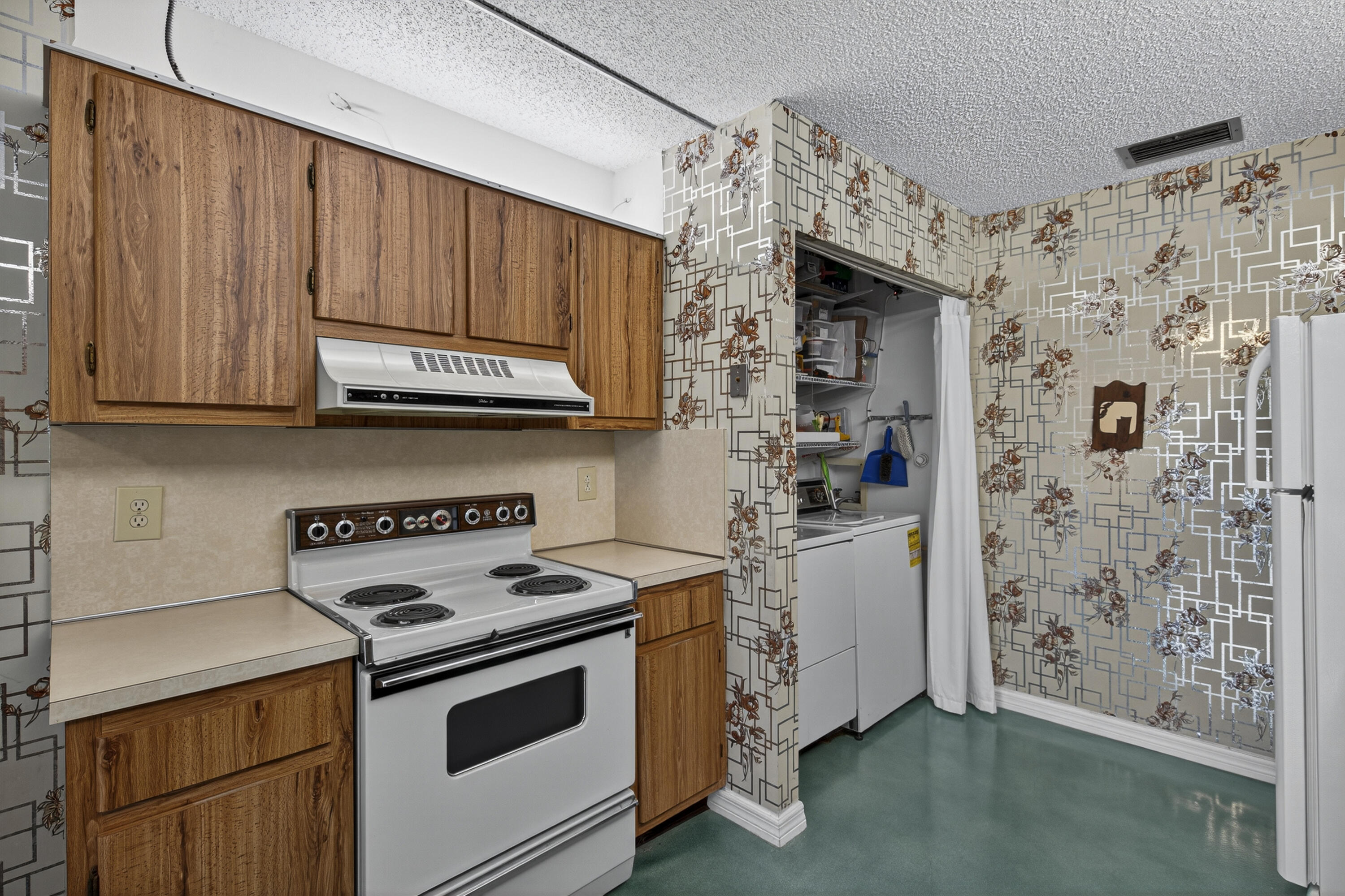14236 Campanelli Drive Property Photo 3