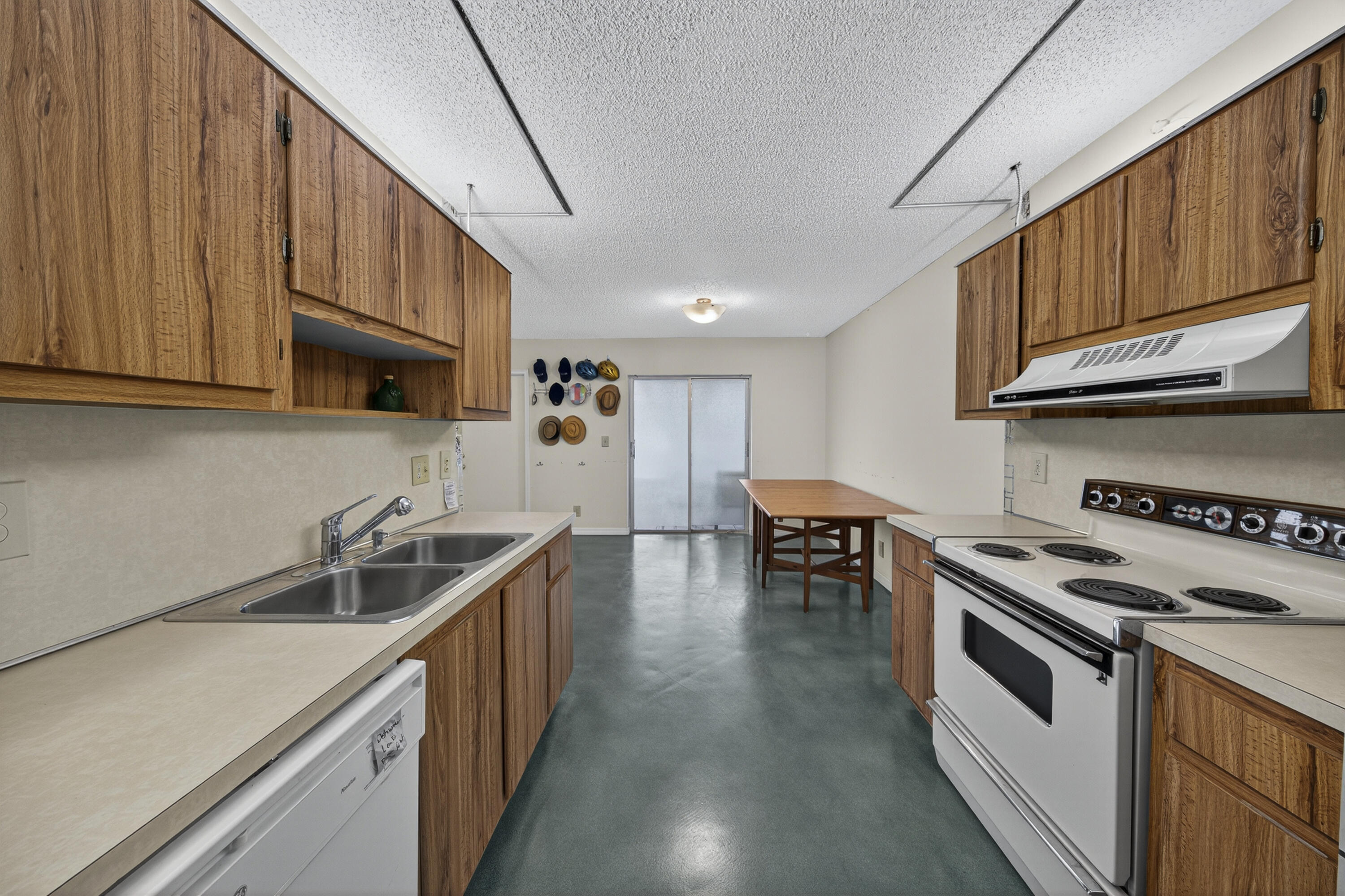 14236 Campanelli Drive Property Photo 6