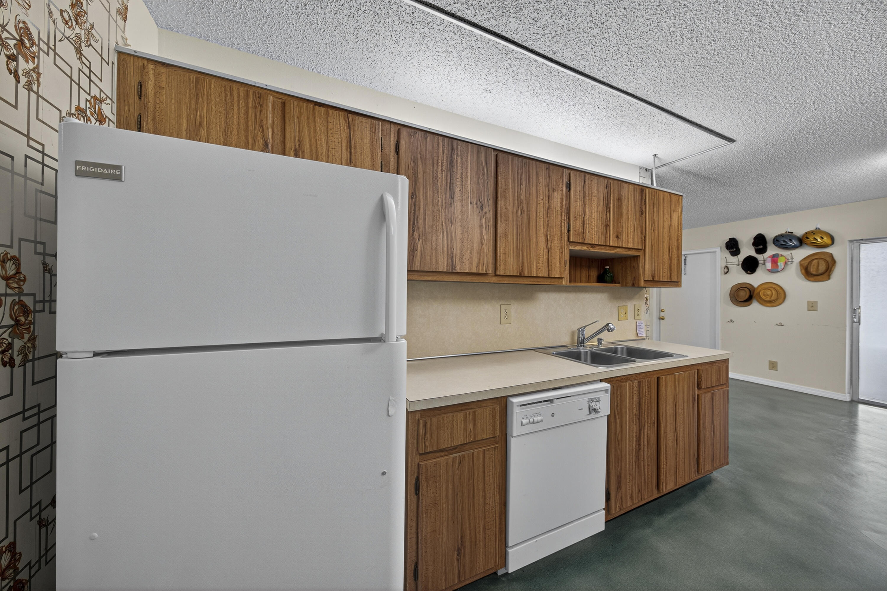 14236 Campanelli Drive Property Photo 8