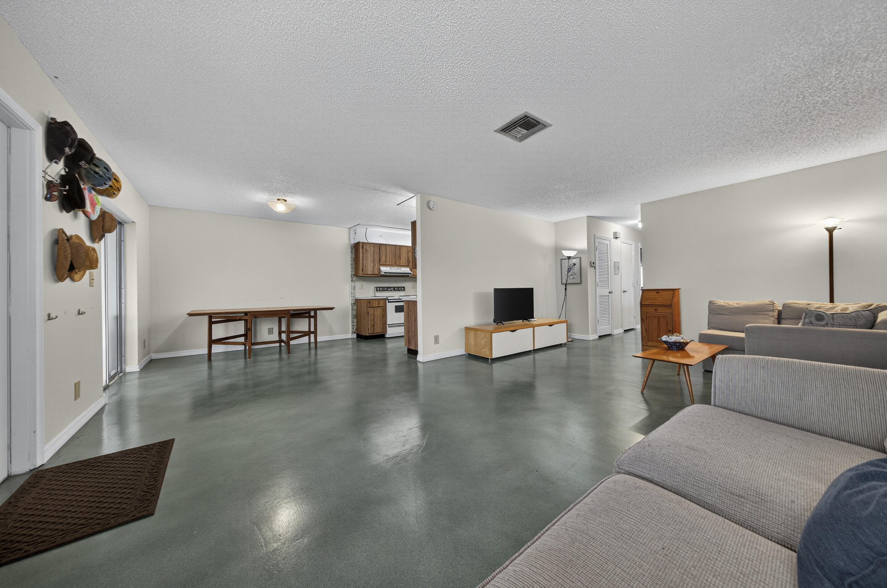 14236 Campanelli Drive Property Photo 16