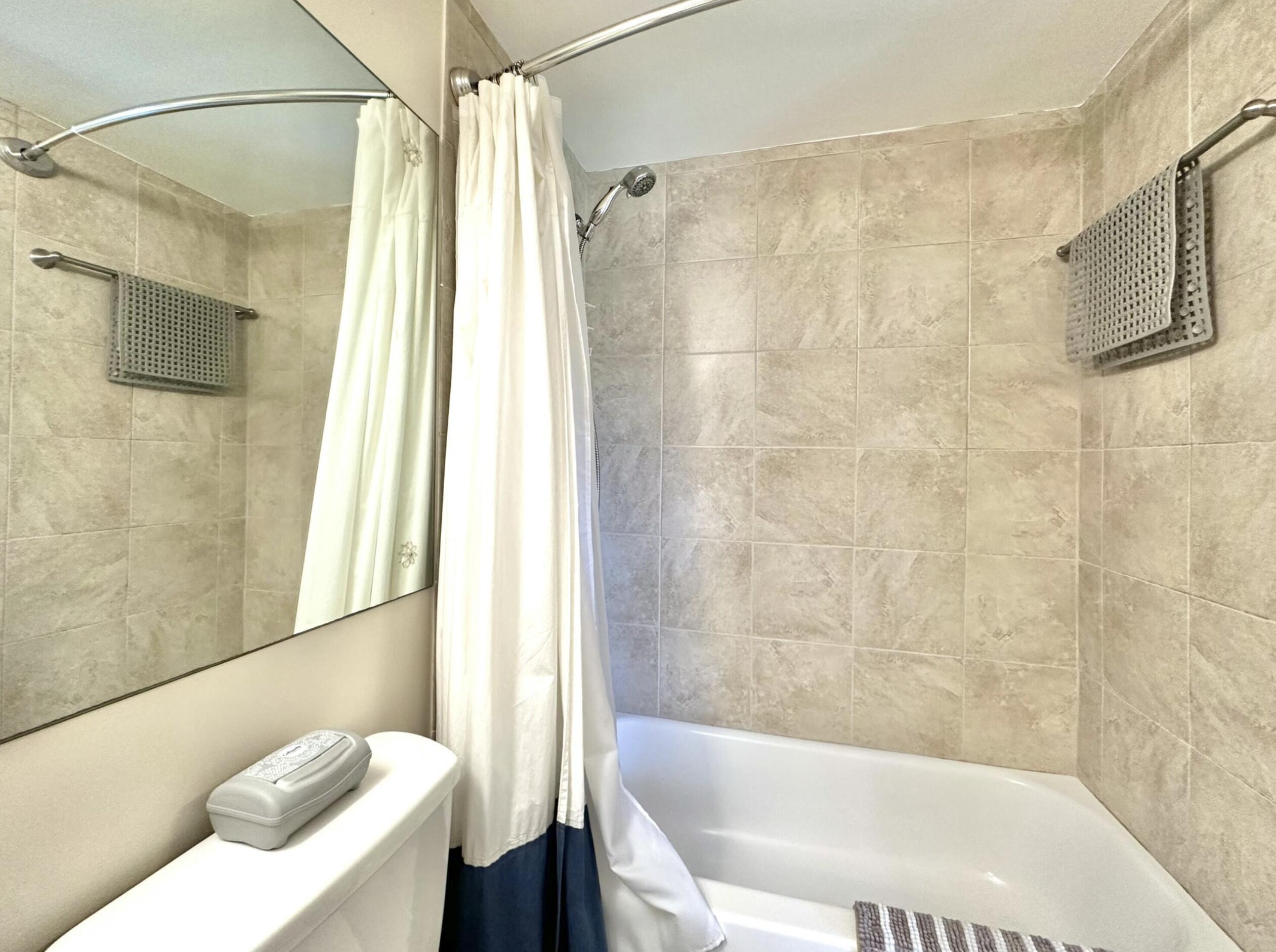 359 Norwich O Property Photo 20