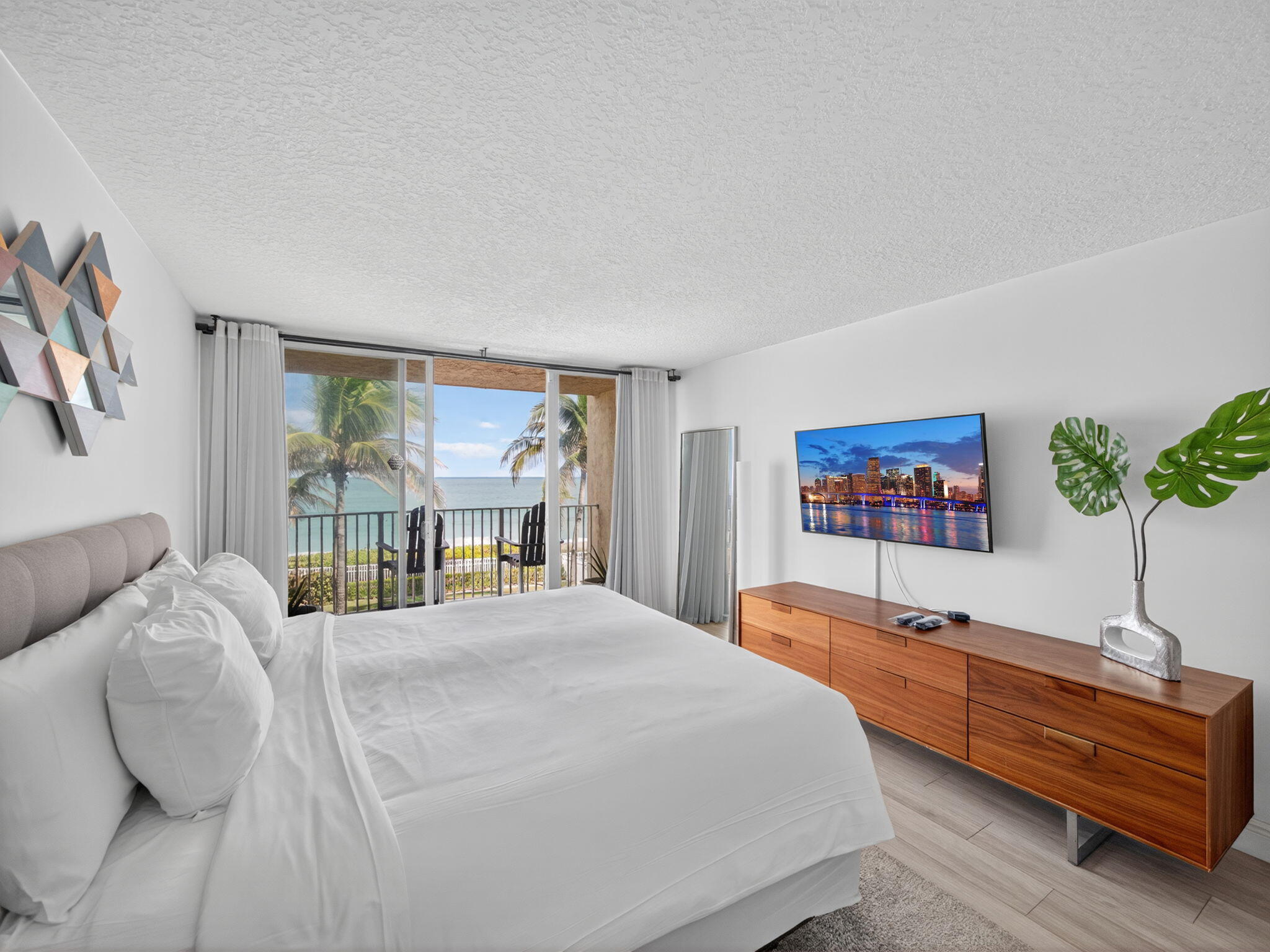 9800 S Ocean Drive 302 Property Photo 4