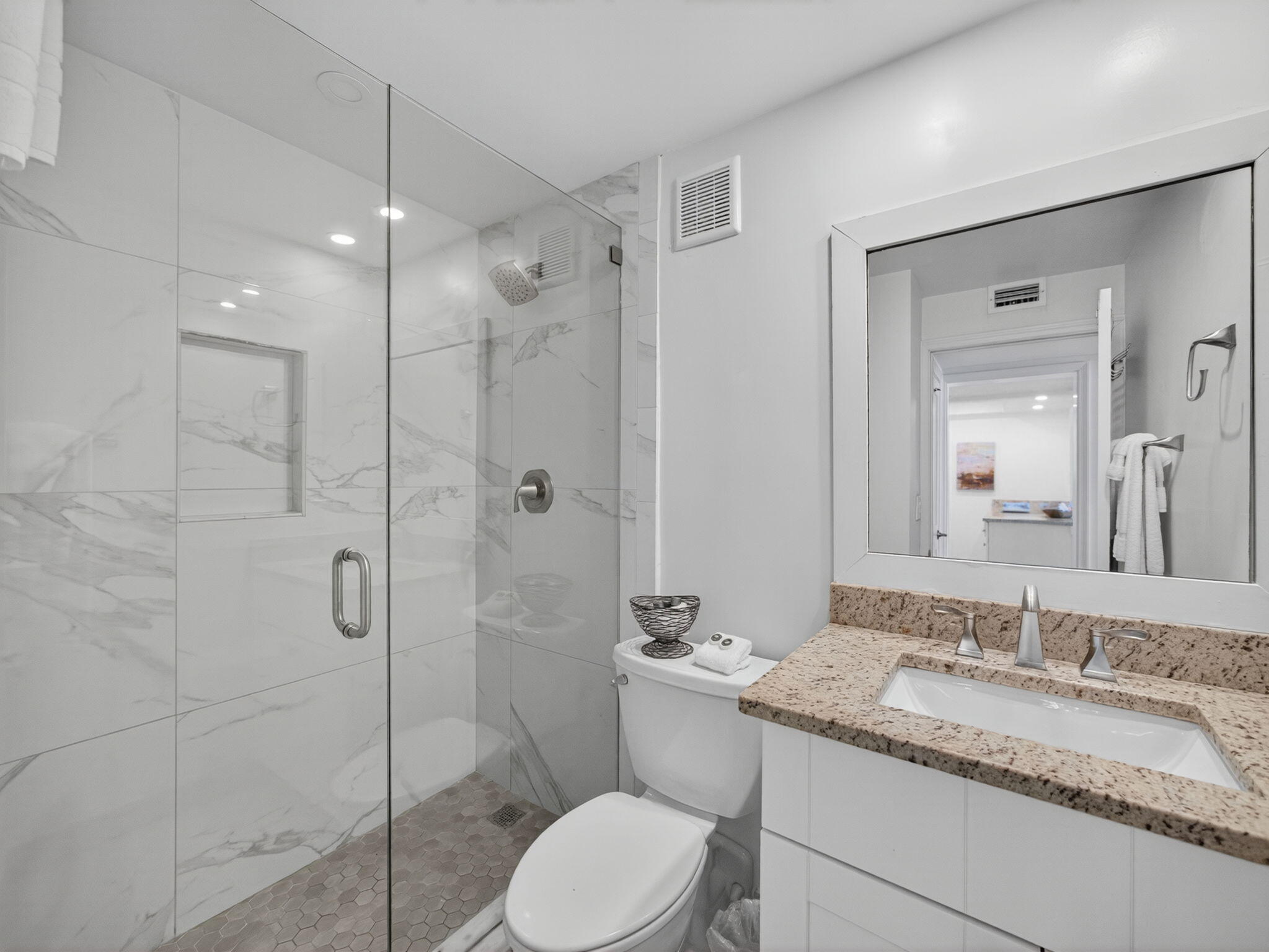 9800 S Ocean Drive 302 Property Photo 5