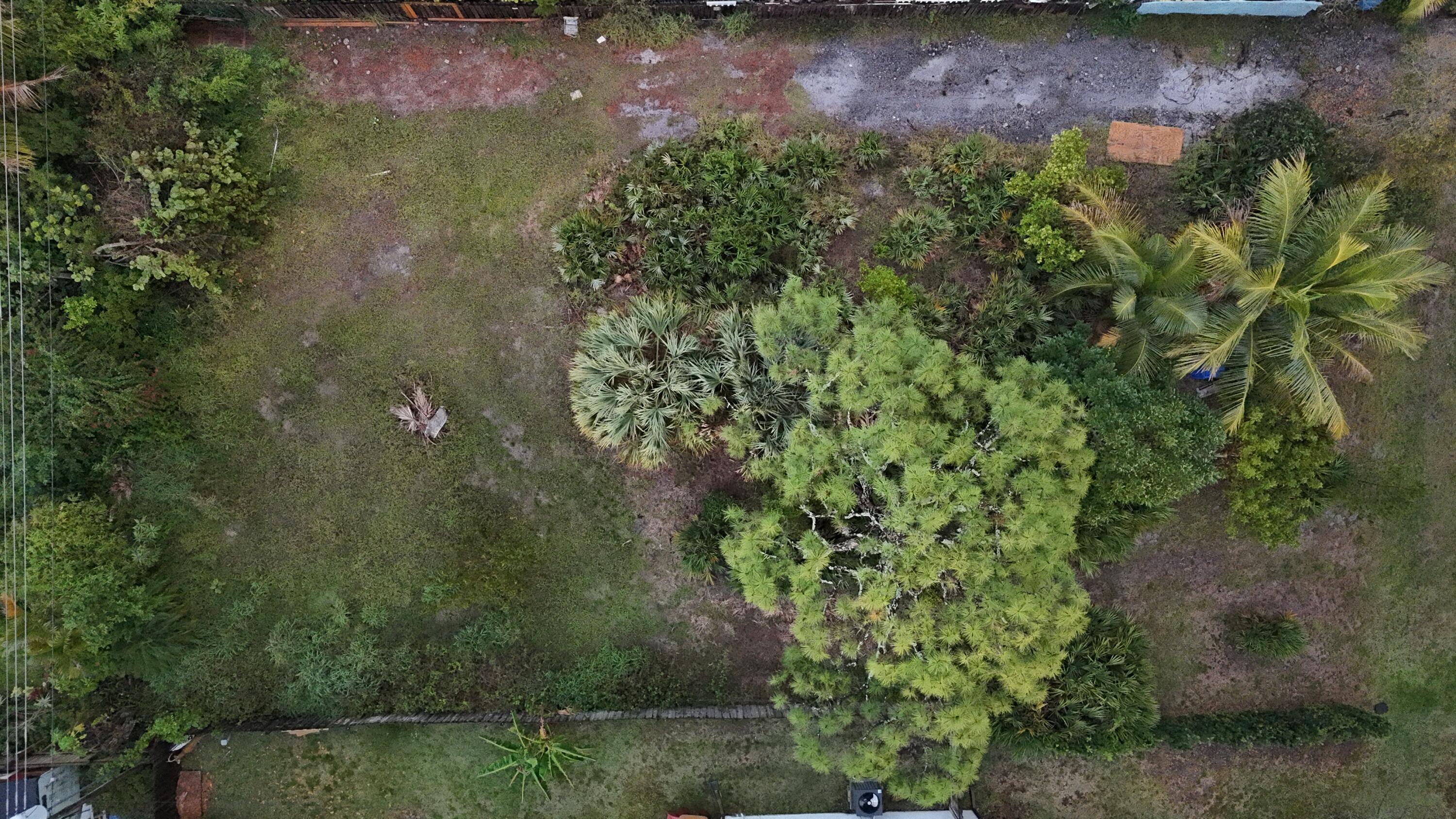 6483 Se Sylvan Place Property Photo 3