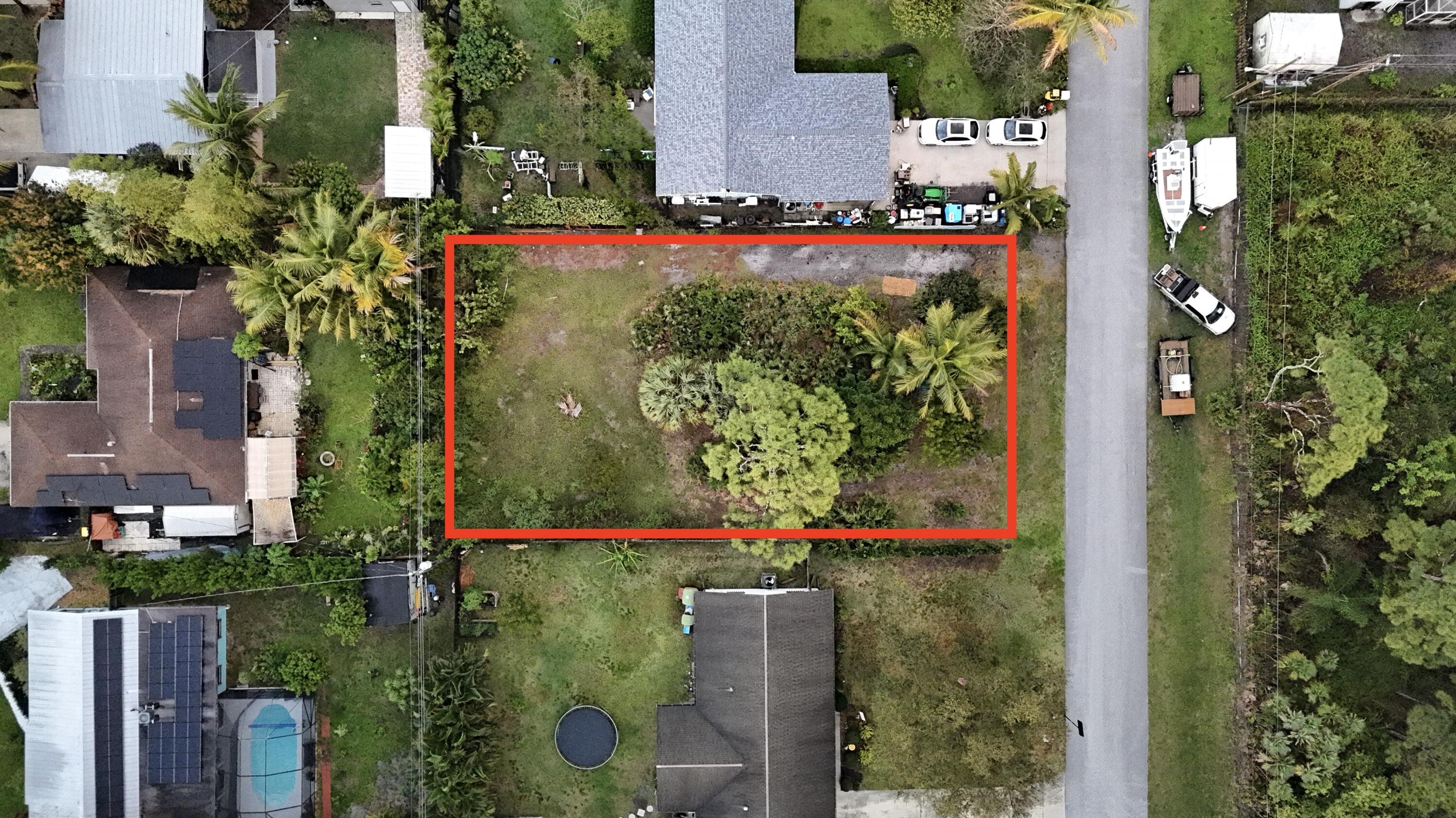 6483 Se Sylvan Place Property Photo 4