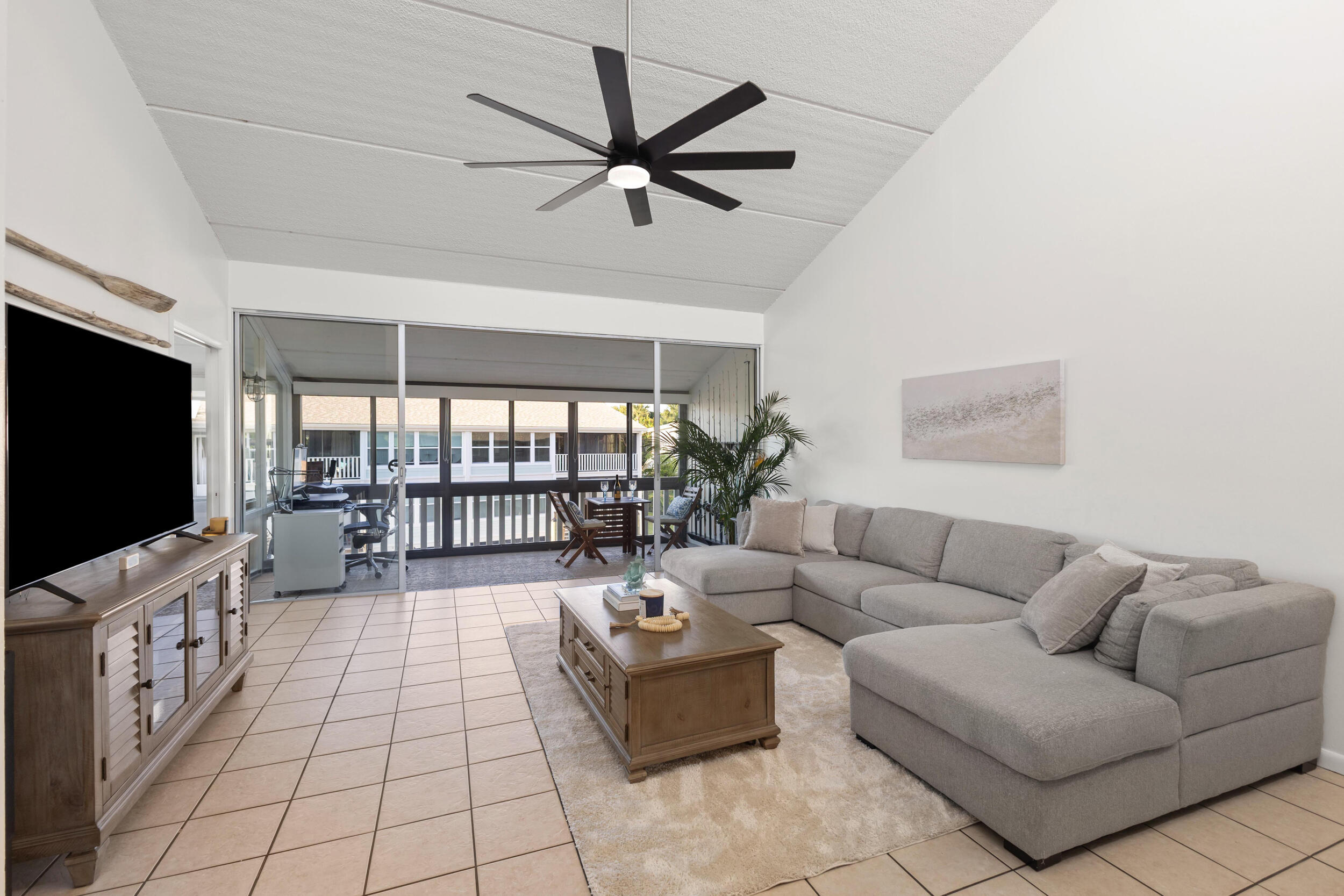 1456 Ne Ocean Boulevard 9-202 Property Photo 4