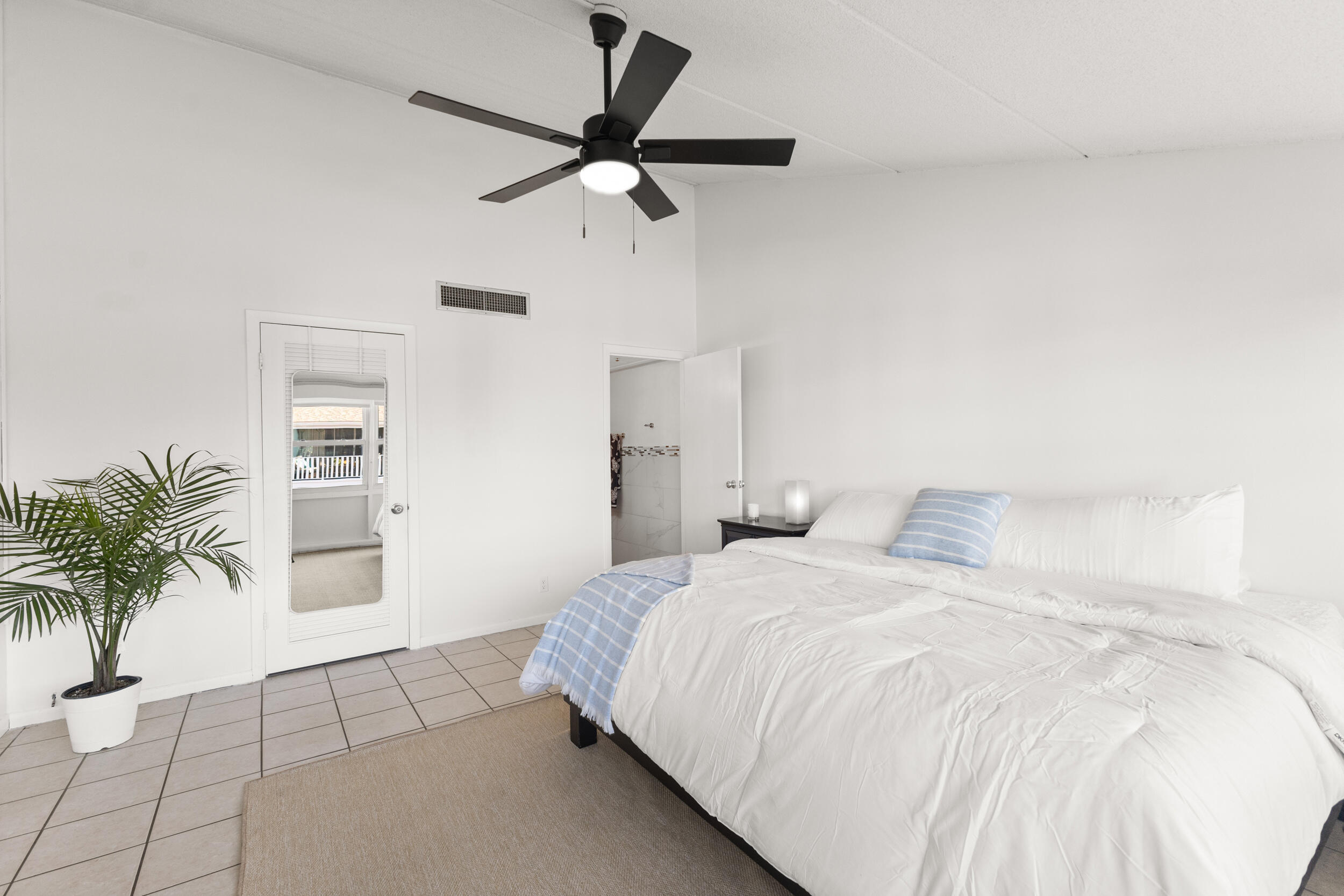 1456 Ne Ocean Boulevard 9-202 Property Photo 19