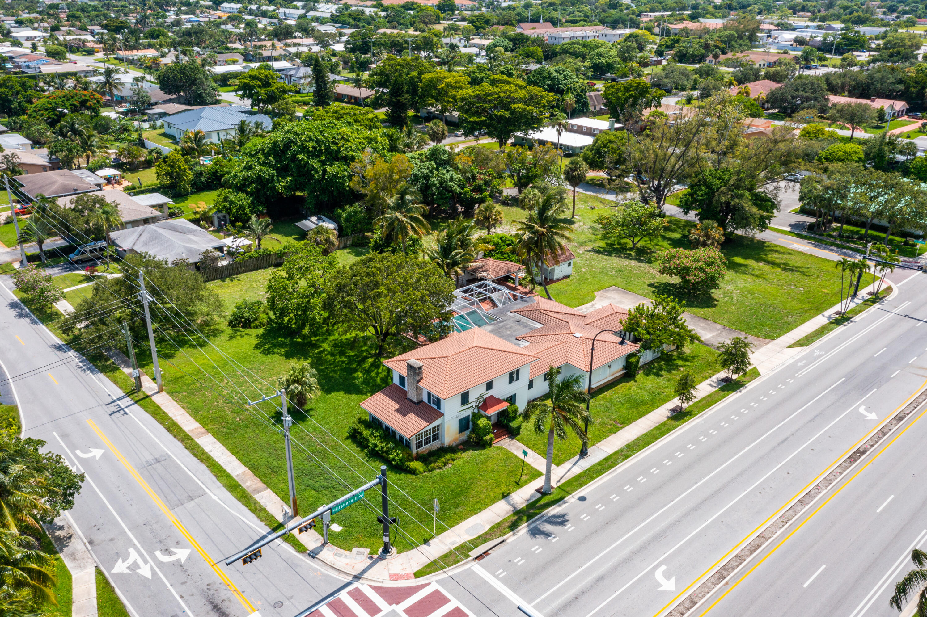 556 E Hillsboro Boulevard Property Photo 2