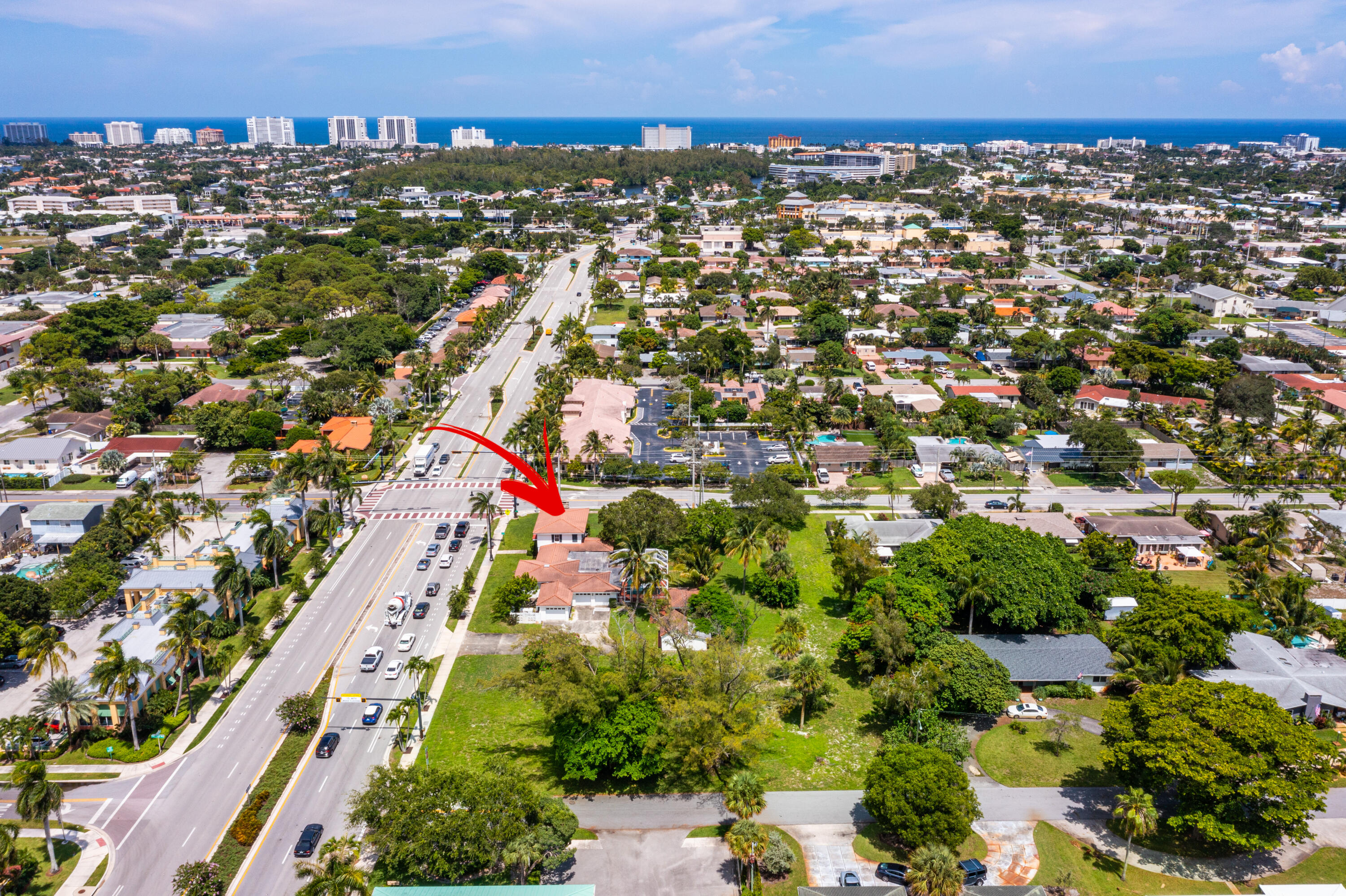 556 E Hillsboro Boulevard Property Photo 10