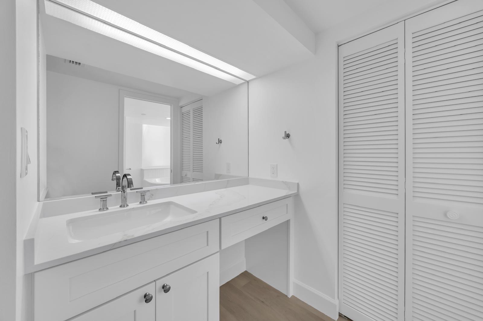 529 S Flagler Dr 14h Property Photo 13