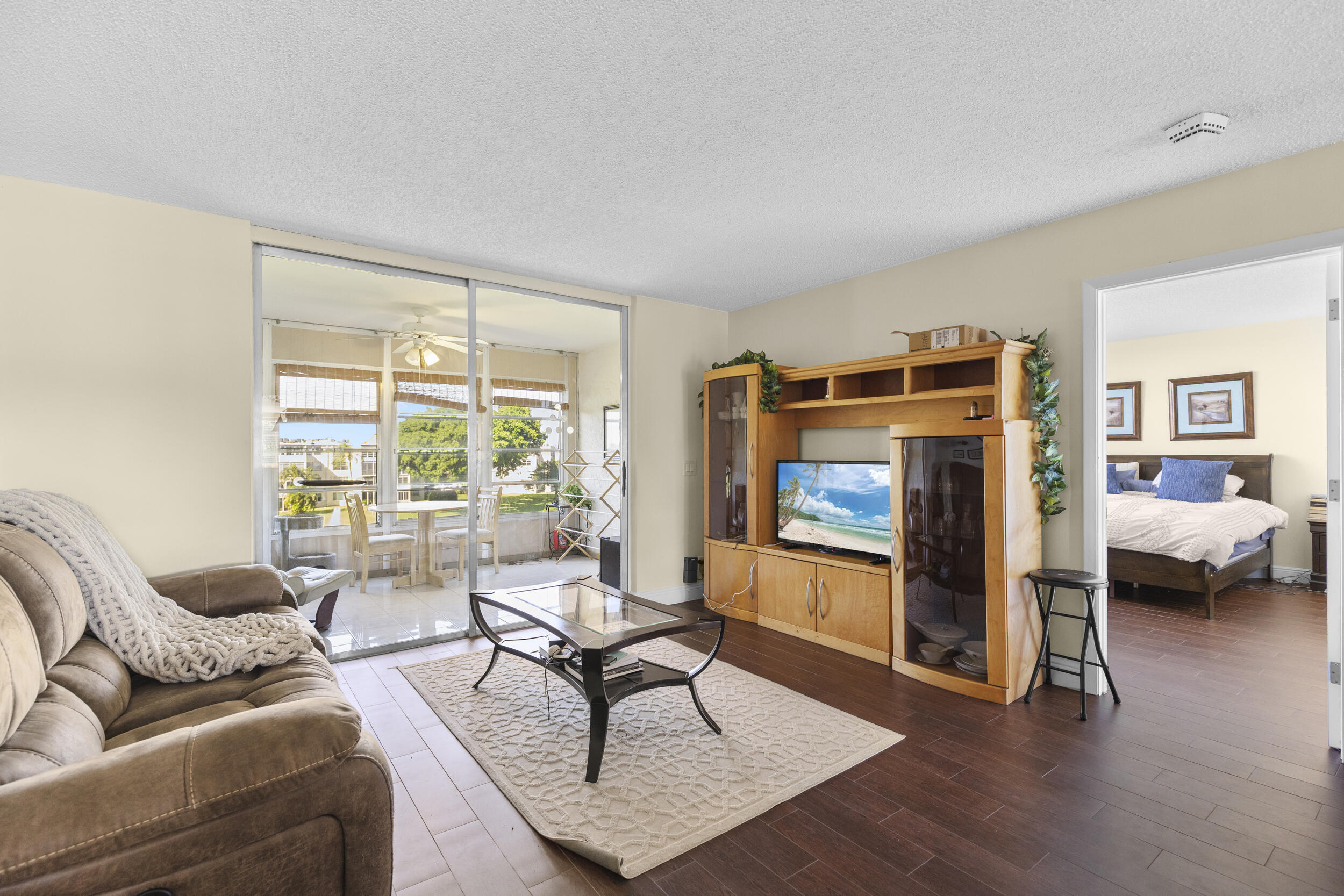 14671 Bonaire Boulevard 404 Property Photo 6