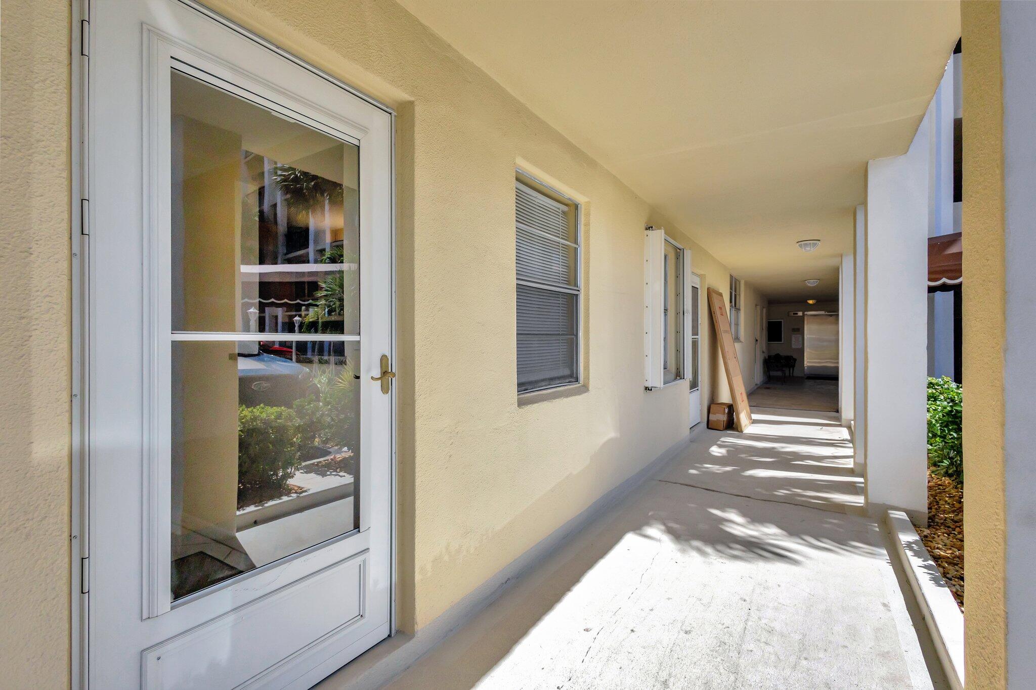 105 Paradise Harbour Boulevard 109 Property Photo 2