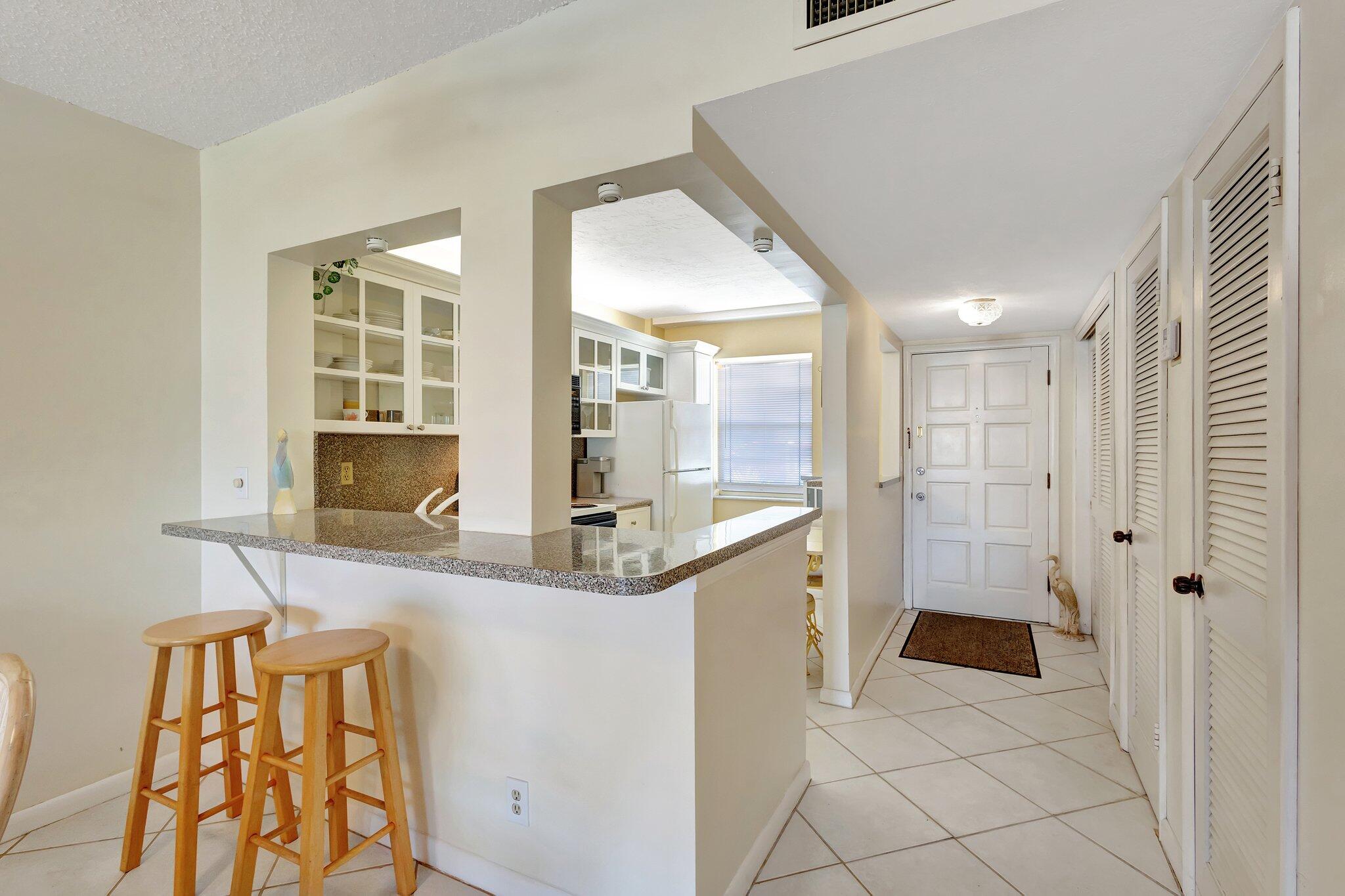 105 Paradise Harbour Boulevard 109 Property Photo 4